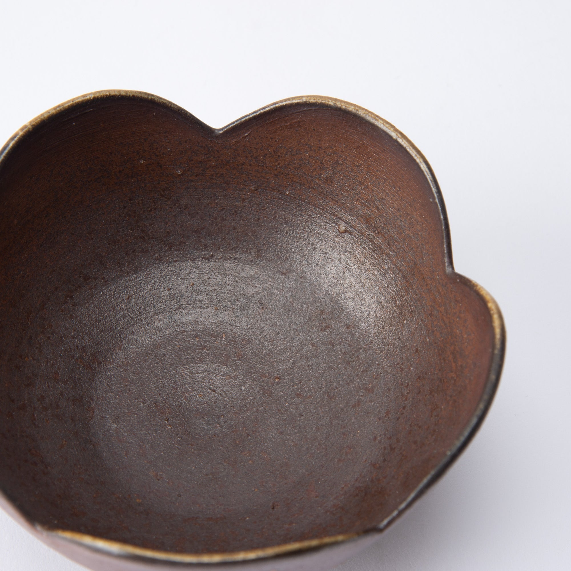 Hozan Kiln Bizen Ware Flower Shaped Kobachi Bowl - MUSUBI KILN - Quality Japanese Tableware and Gift