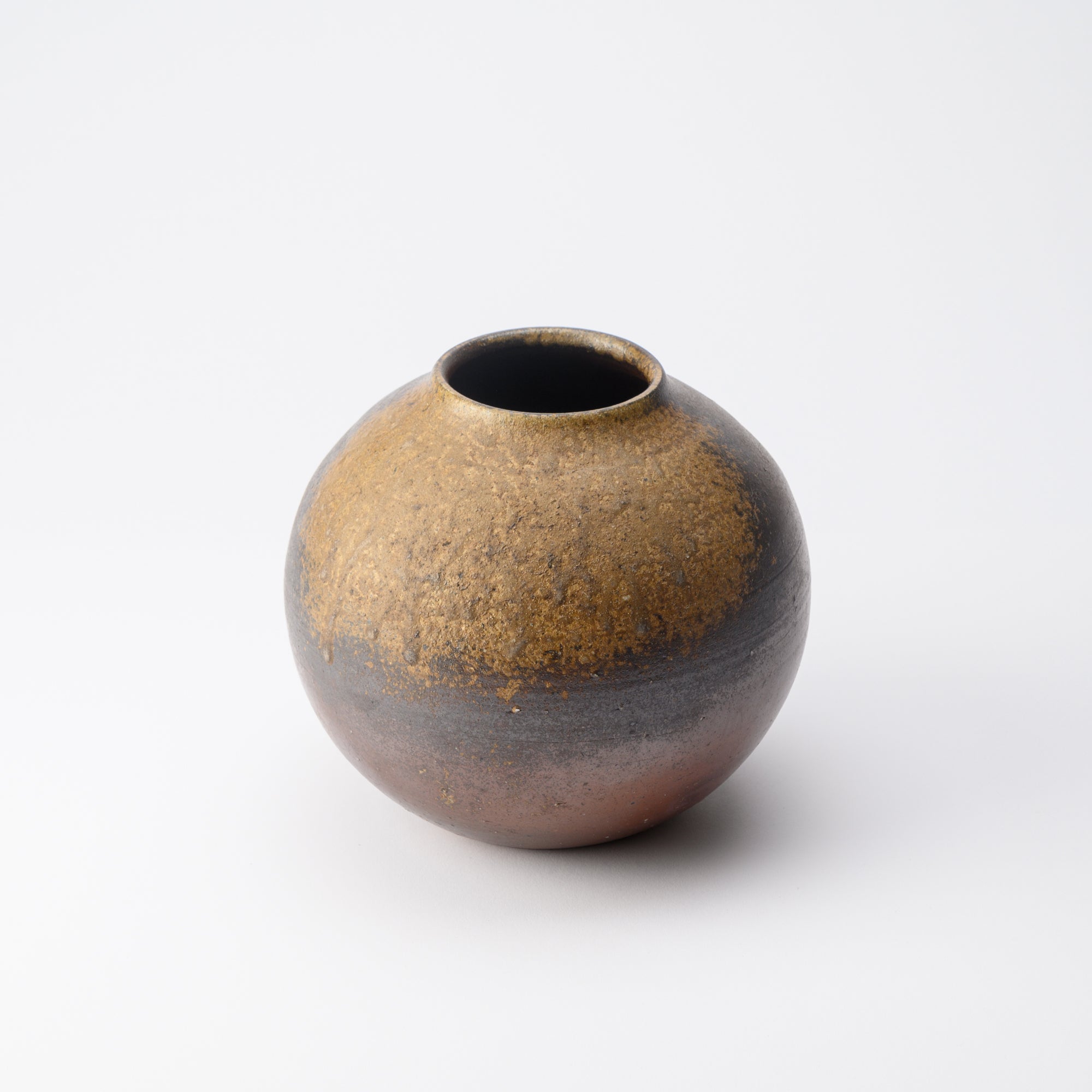 Hozan Kiln Goma Bizen Ware Round Flower Vase - MUSUBI KILN - Quality Japanese Tableware and Gift