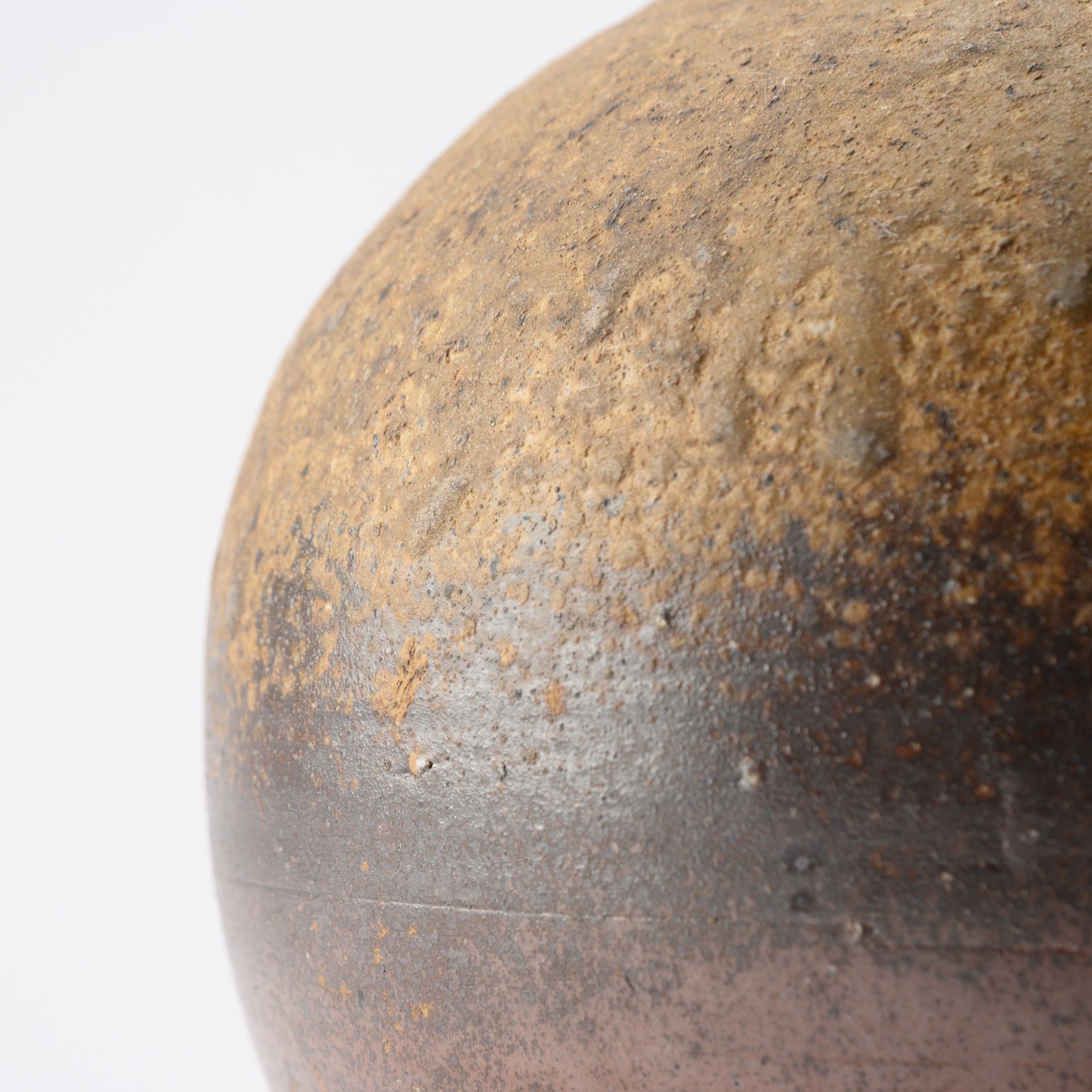 Hozan Kiln Goma Bizen Ware Round Flower Vase - MUSUBI KILN - Quality Japanese Tableware and Gift