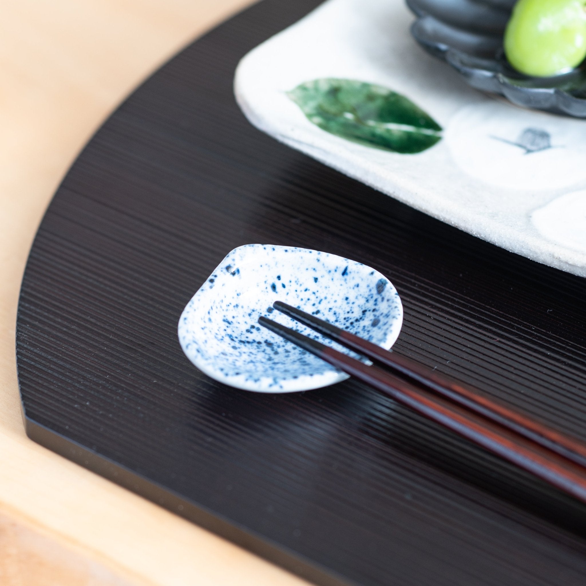 Hozan Kiln Ink - Sprayed Shell Kyo Ware Chopstick Rest Set - MUSUBI KILN - Quality Japanese Tableware and Gift