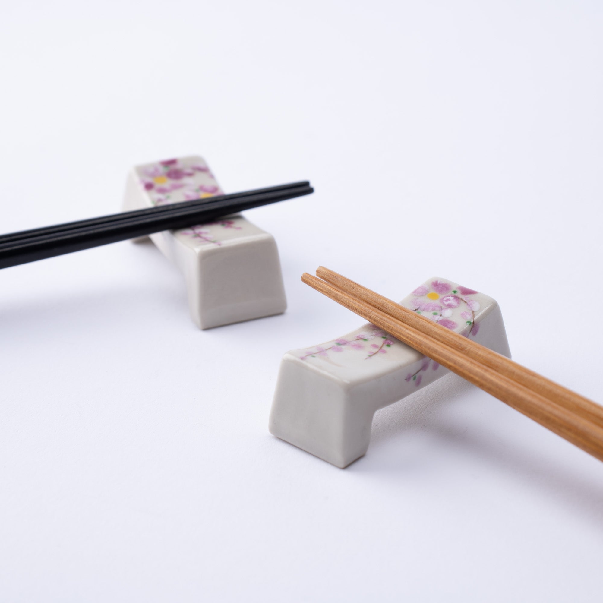 Hozan Kiln Pink Weeping Cherry Kyo Ware Chopstick Rest Set - MUSUBI KILN - Quality Japanese Tableware and Gift