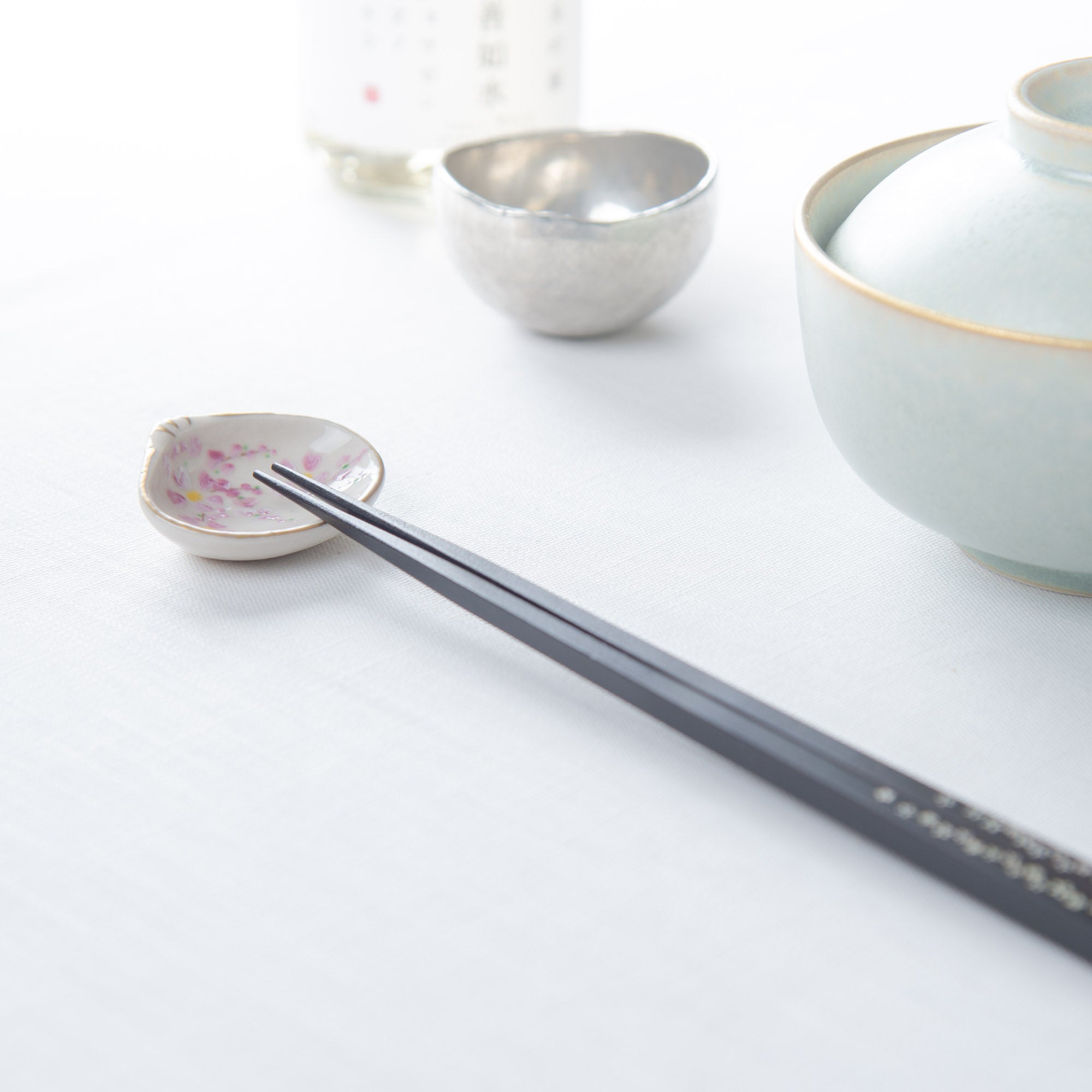 Hozan Kiln Shell - Shaped Weeping Cherry Kyo Ware Chopstick Rest Set - MUSUBI KILN - Quality Japanese Tableware and Gift