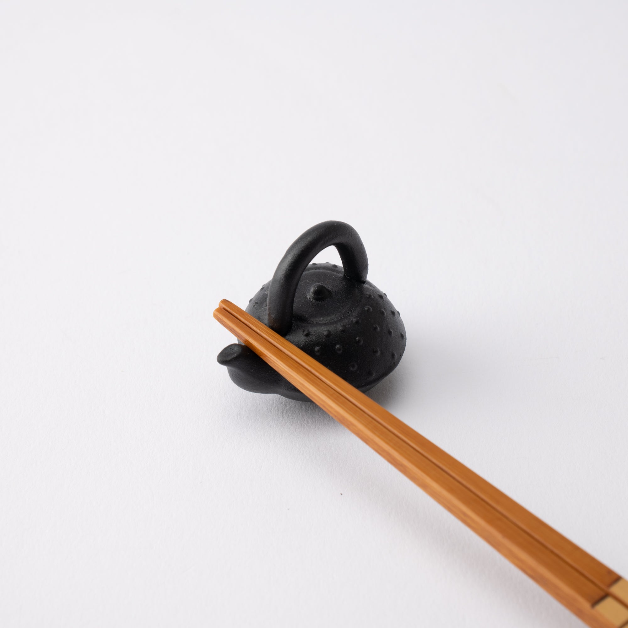 Ihoshiro Kiln Cast Iron Teapot Mino Ware Chopstick Rest - MUSUBI KILN - Quality Japanese Tableware and Gift