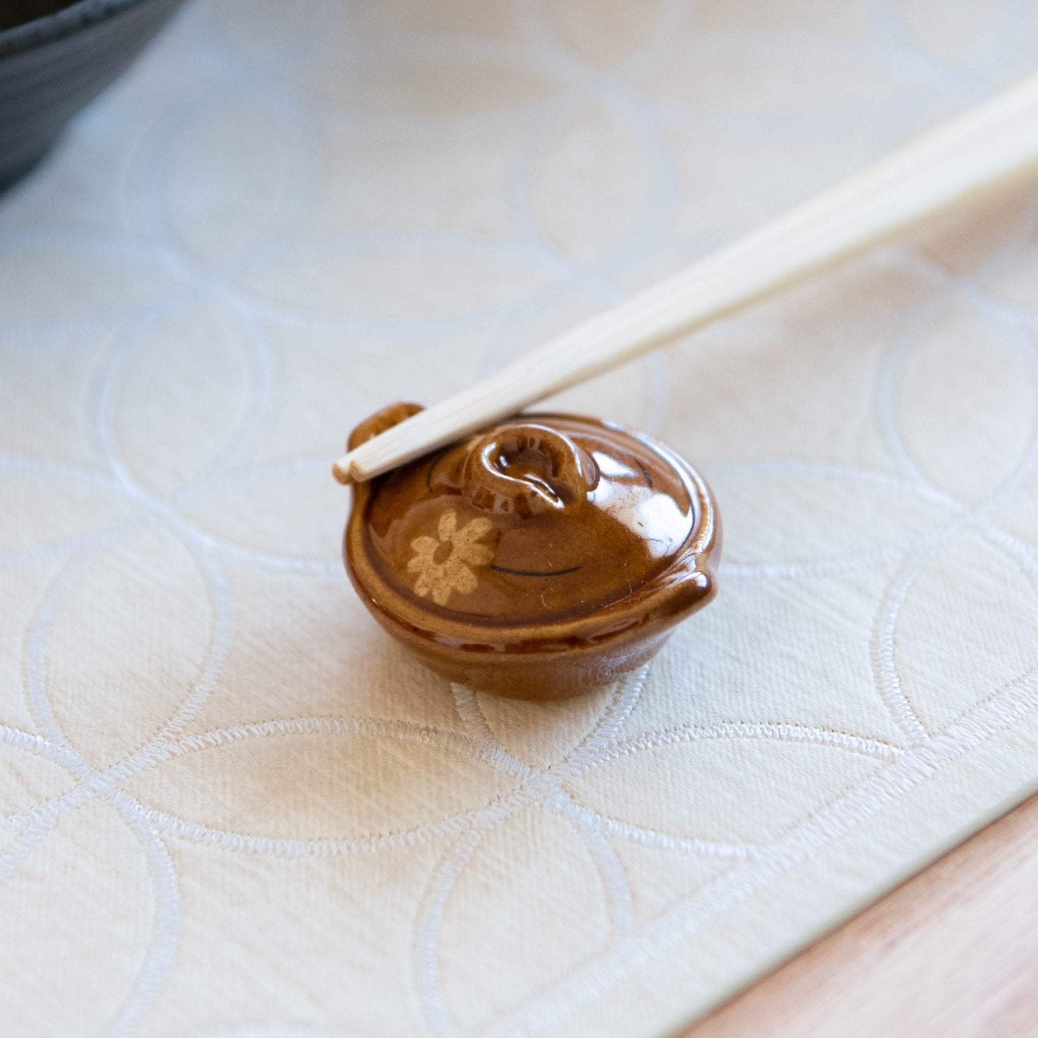 Ihoshiro Kiln Donabe Mino Ware Chopstick Rest - MUSUBI KILN - Quality Japanese Tableware and Gift