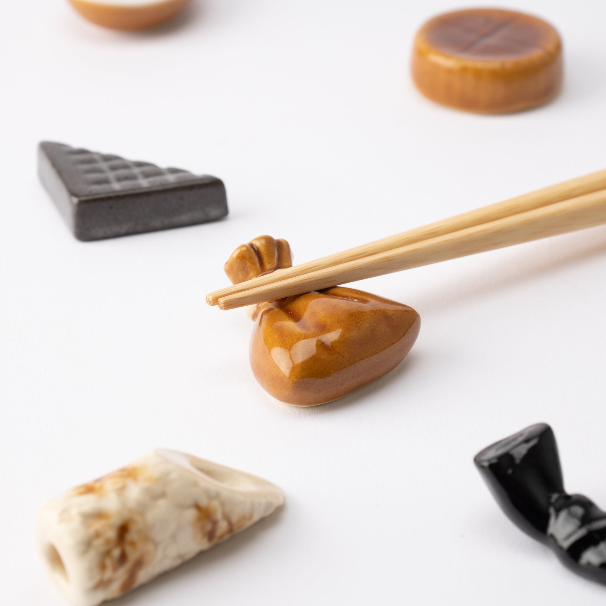 Ihoshiro Kiln Oden Series Mino Ware Chopstick Rest - MUSUBI KILN - Quality Japanese Tableware and Gift