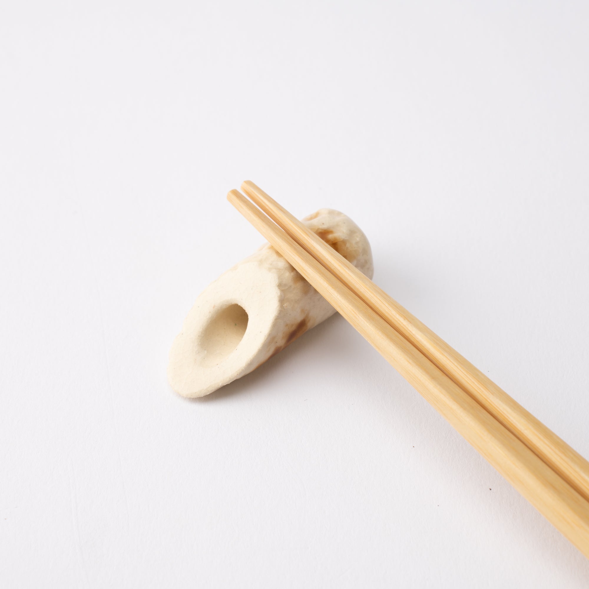 Ihoshiro Kiln Oden Series Mino Ware Chopstick Rest - MUSUBI KILN - Quality Japanese Tableware and Gift