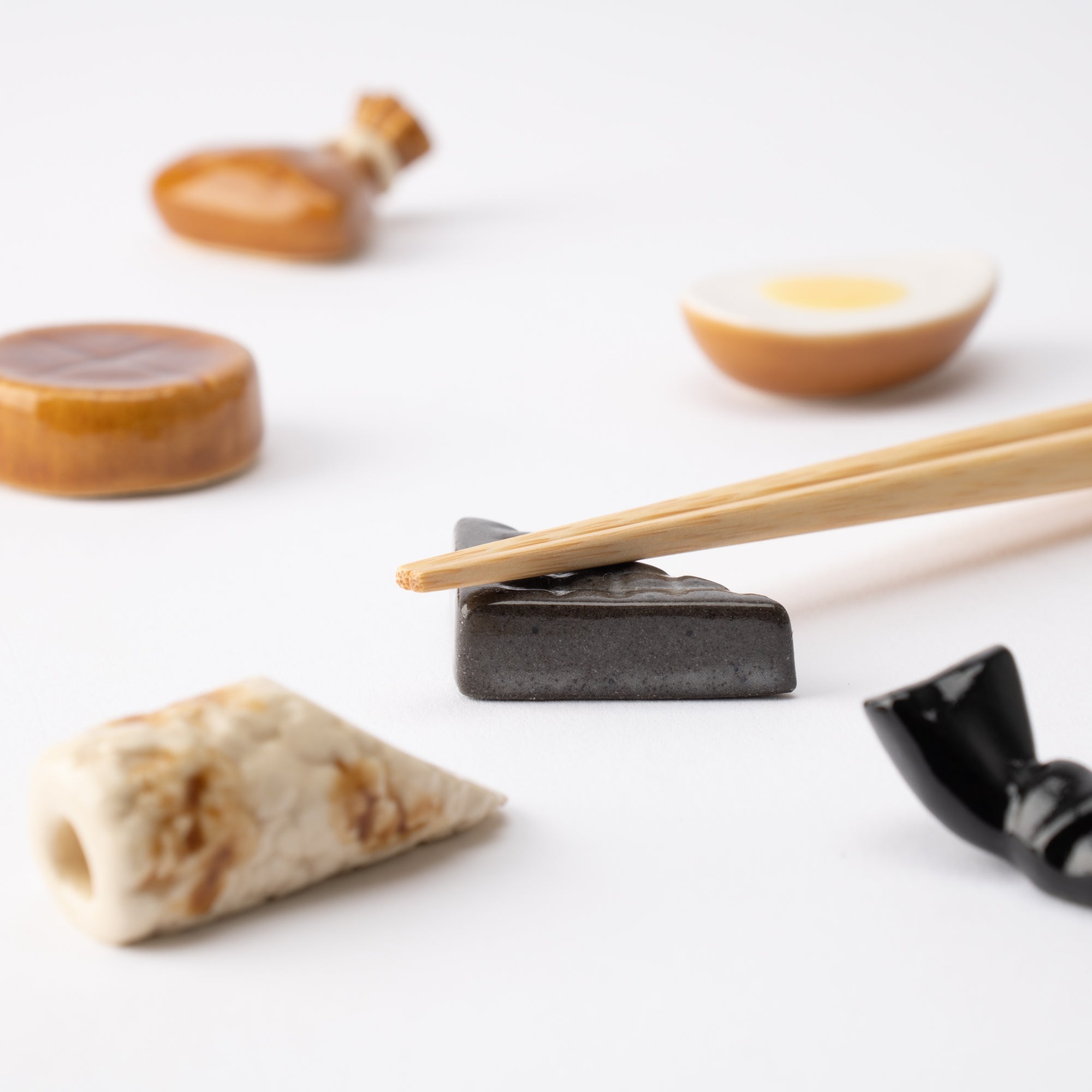 Ihoshiro Kiln Oden Series Mino Ware Chopstick Rest - MUSUBI KILN - Quality Japanese Tableware and Gift