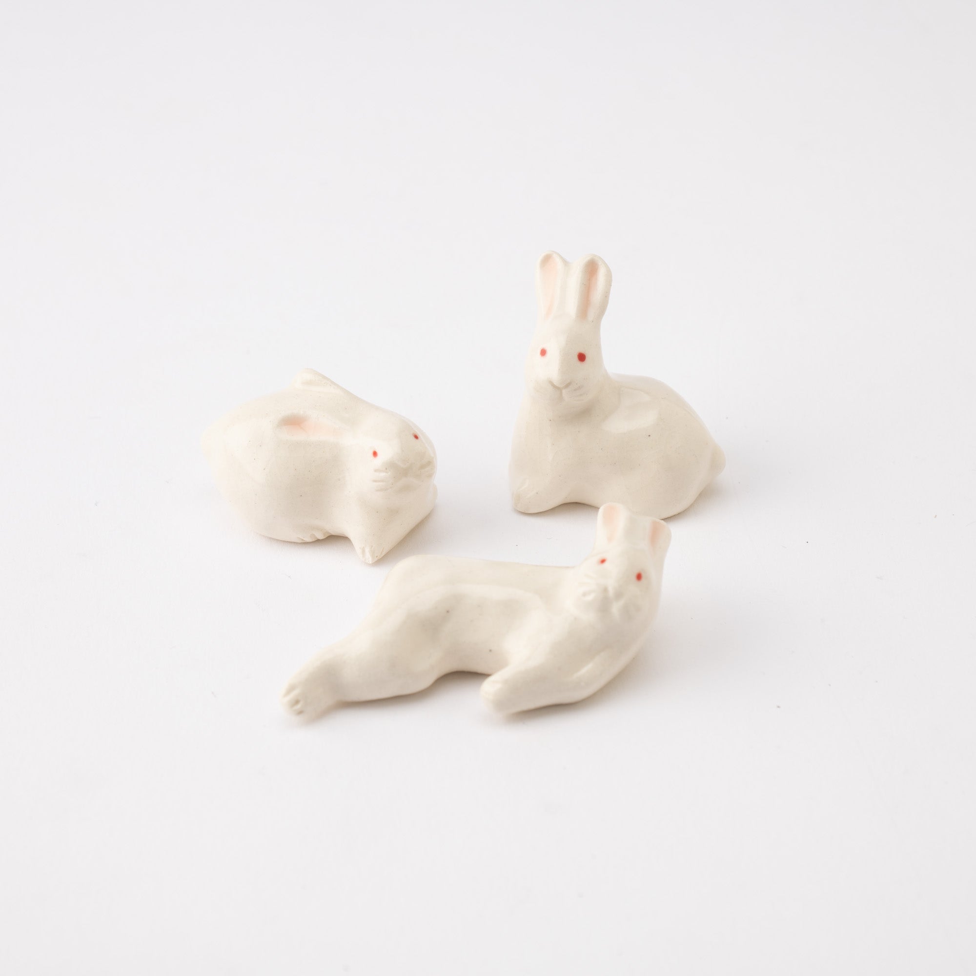 Ihoshiro Kiln White Rabbit Mino Ware Chopstick Rest - MUSUBI KILN - Quality Japanese Tableware and Gift