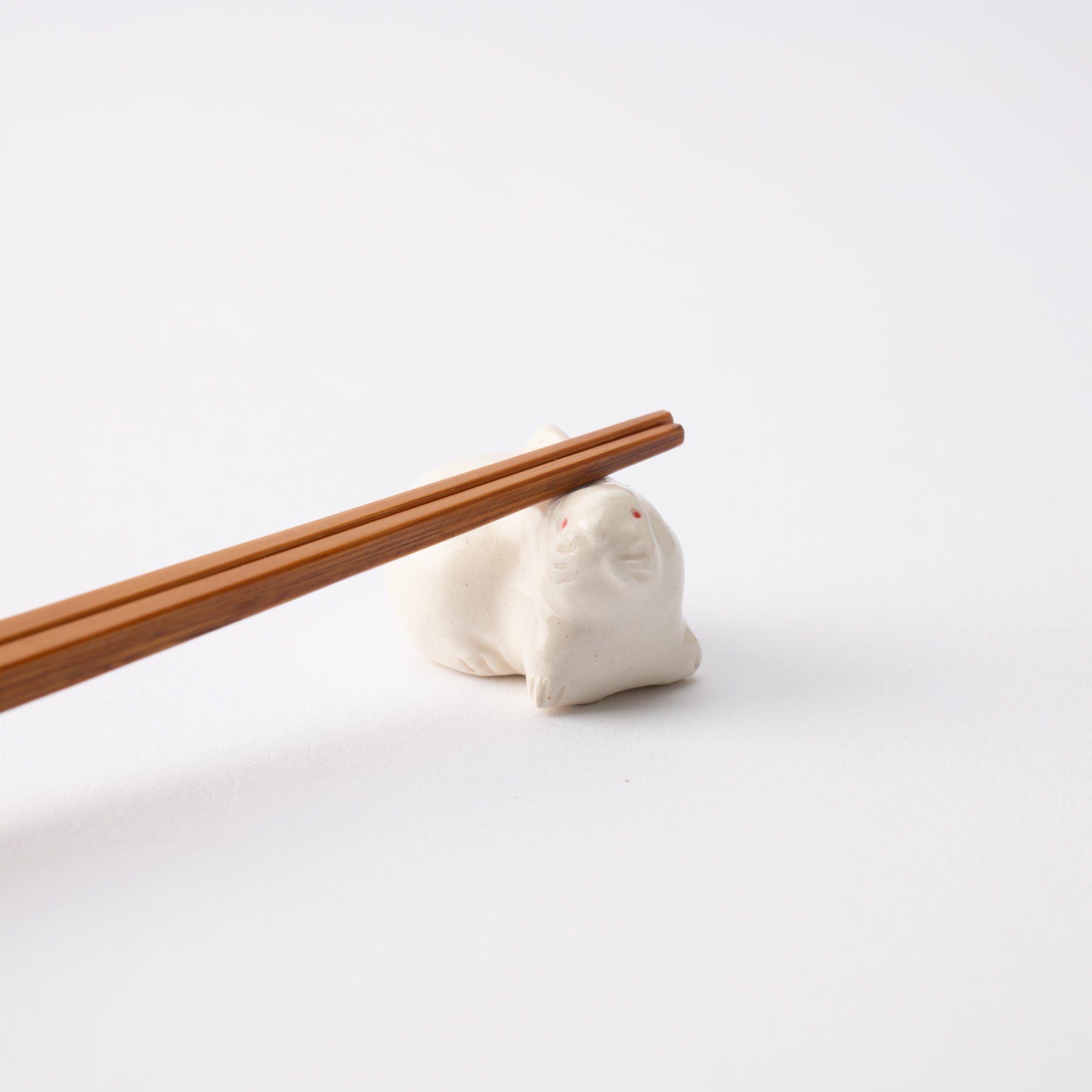 Ihoshiro Kiln White Rabbit Mino Ware Chopstick Rest - MUSUBI KILN - Quality Japanese Tableware and Gift