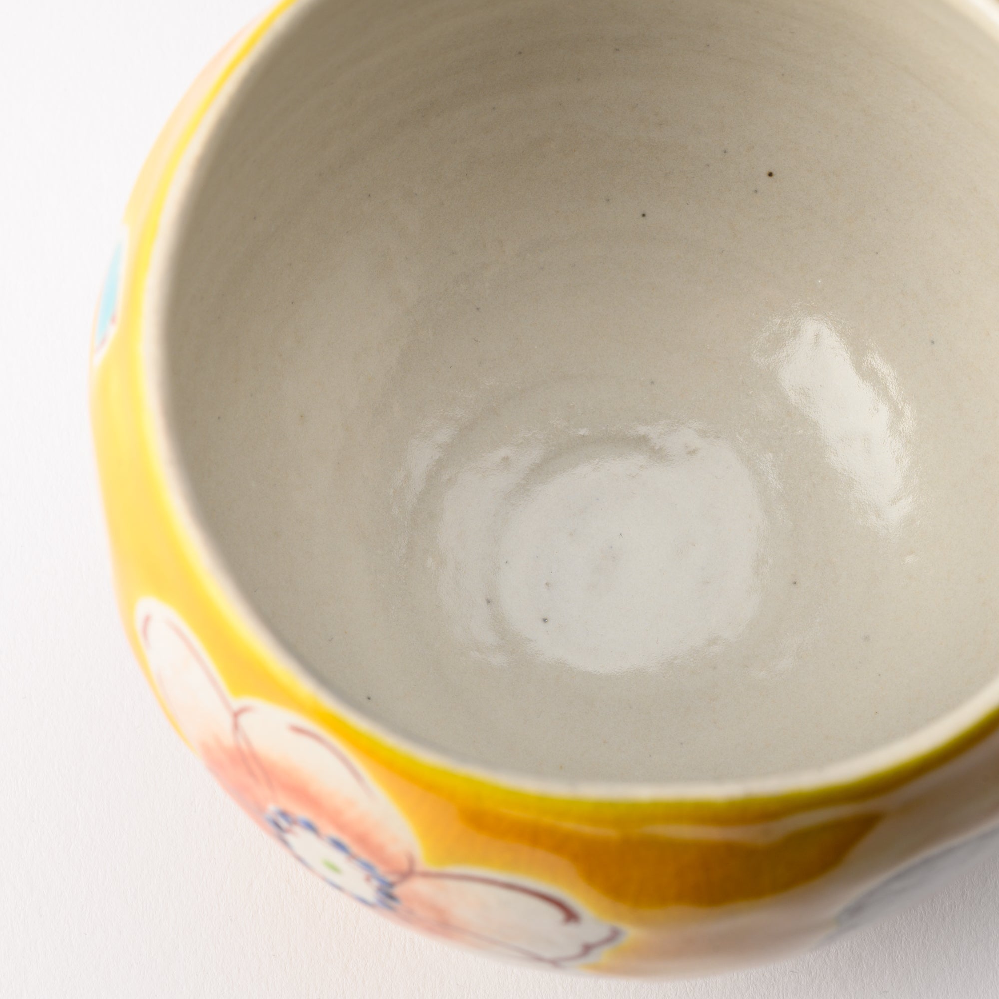 Kokuzou Kiln Sakura Floral Prints Kutani Yunomi Japanese Teacup - MUSUBI KILN - Quality Japanese Tableware and Gift