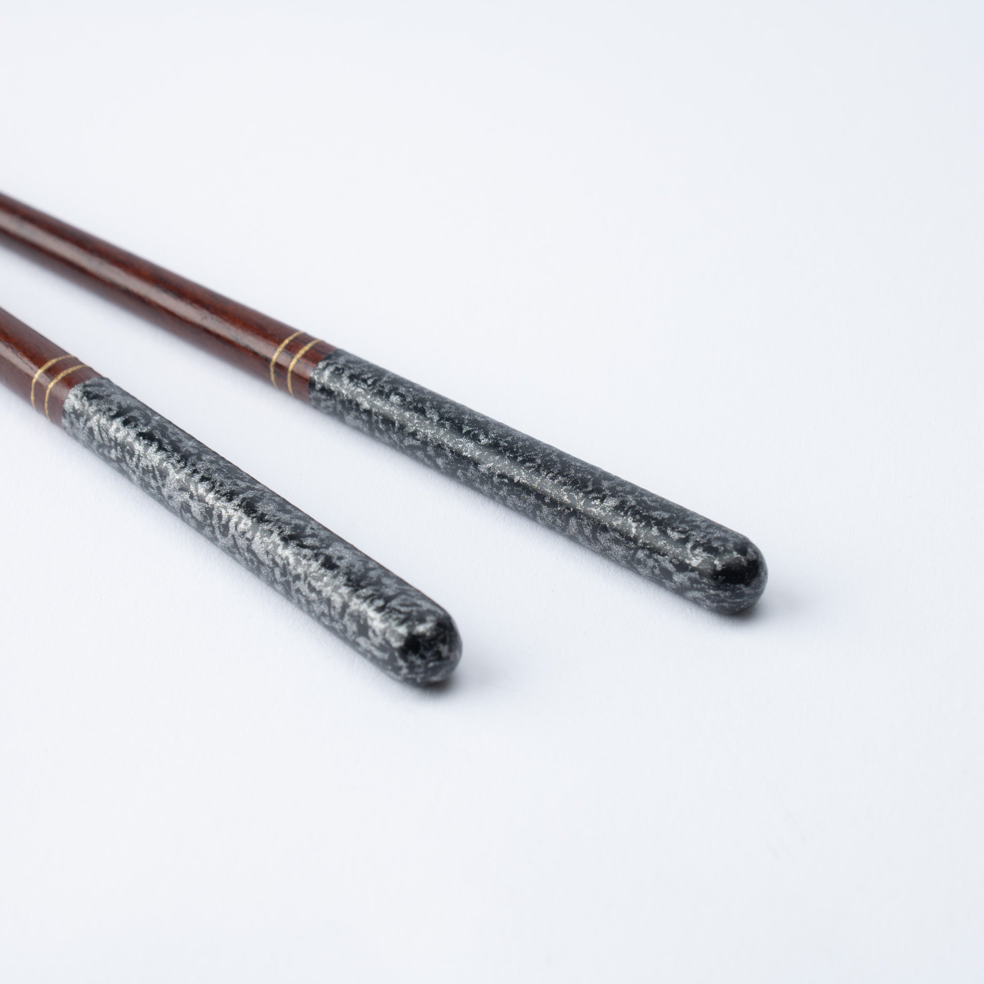 Issou Ginkon Celebration Wakasa Lacquerware Set of Two Pairs of Chopsticks 23 cm (9 in) and 20.5 cm (8.1 in) - MUSUBI KILN - Quality Japanese Tableware and Gift