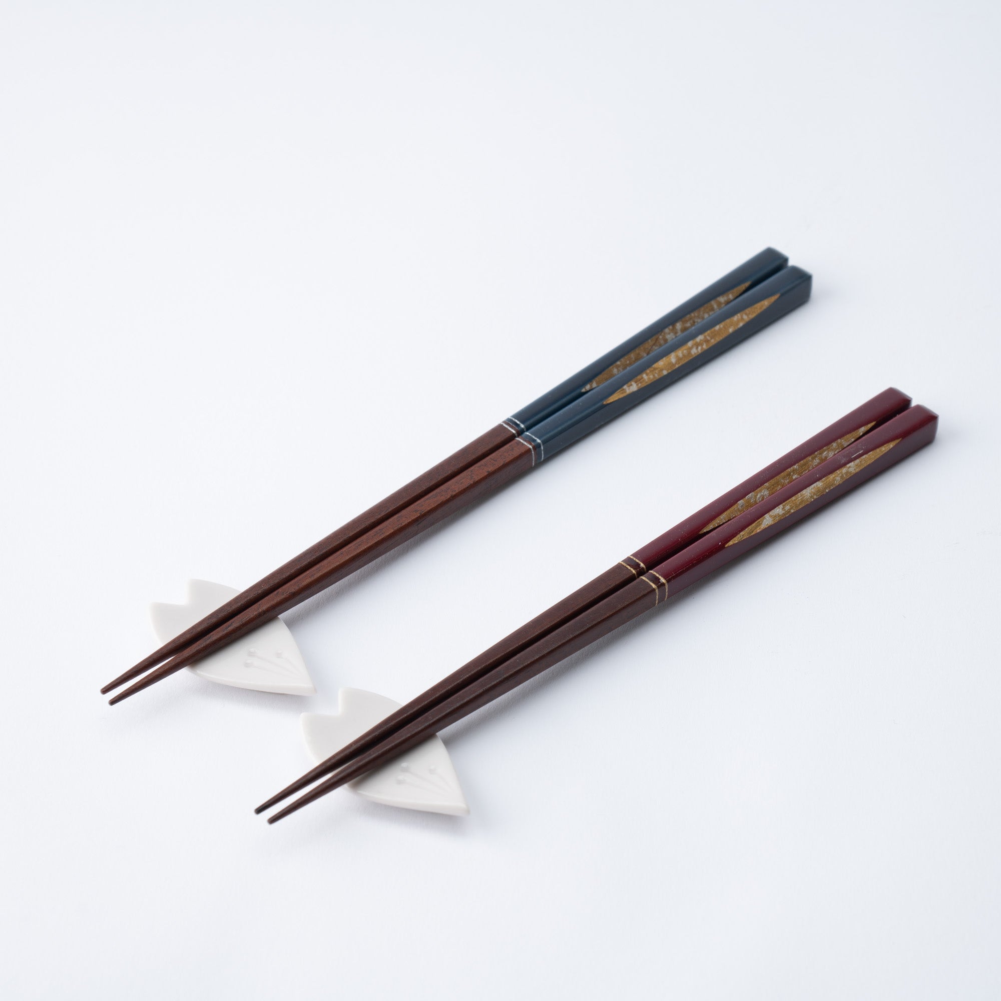 Issou Gold Droplets Wakasa Lacquerware Set of Two Pairs of Chopsticks 23 cm (9 in) and 21 cm (8.3 in) - MUSUBI KILN - Quality Japanese Tableware and Gift