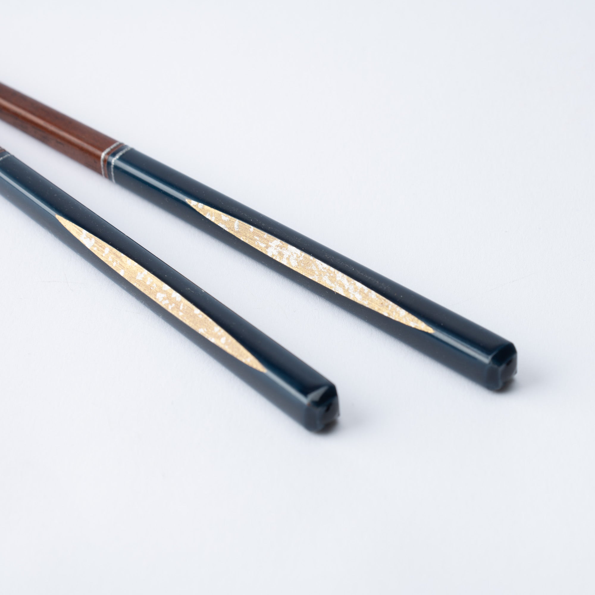 Issou Gold Droplets Wakasa Lacquerware Set of Two Pairs of Chopsticks 23 cm (9 in) and 21 cm (8.3 in) - MUSUBI KILN - Quality Japanese Tableware and Gift