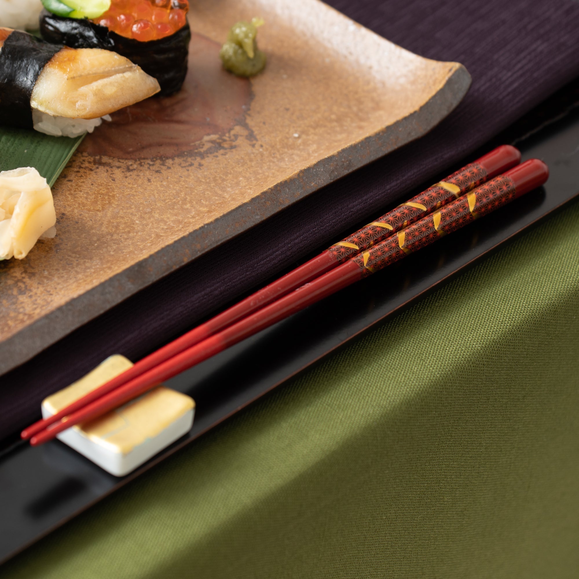 Issou Shoen Wakasa Lacquer Chopsticks 20.5 cm/8.1 in or 23 cm/9 in - MUSUBI KILN - Quality Japanese Tableware and Gift