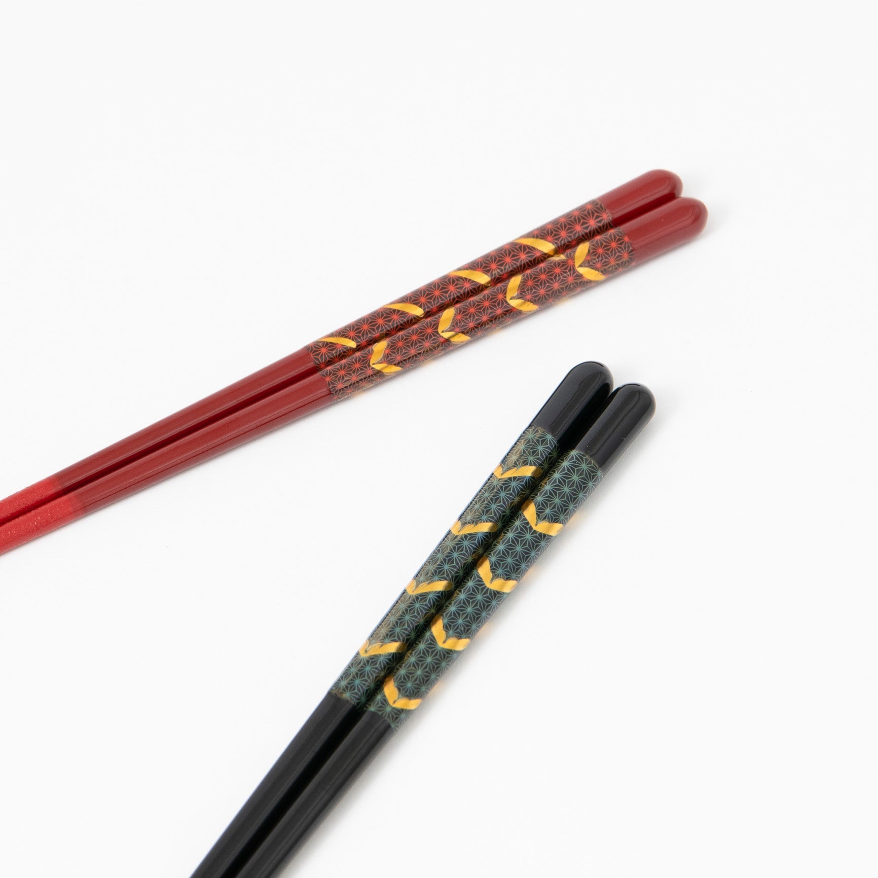 Issou Shoen Wakasa Lacquer Chopsticks 20.5 cm/8.1 in or 23 cm/9 in - MUSUBI KILN - Quality Japanese Tableware and Gift