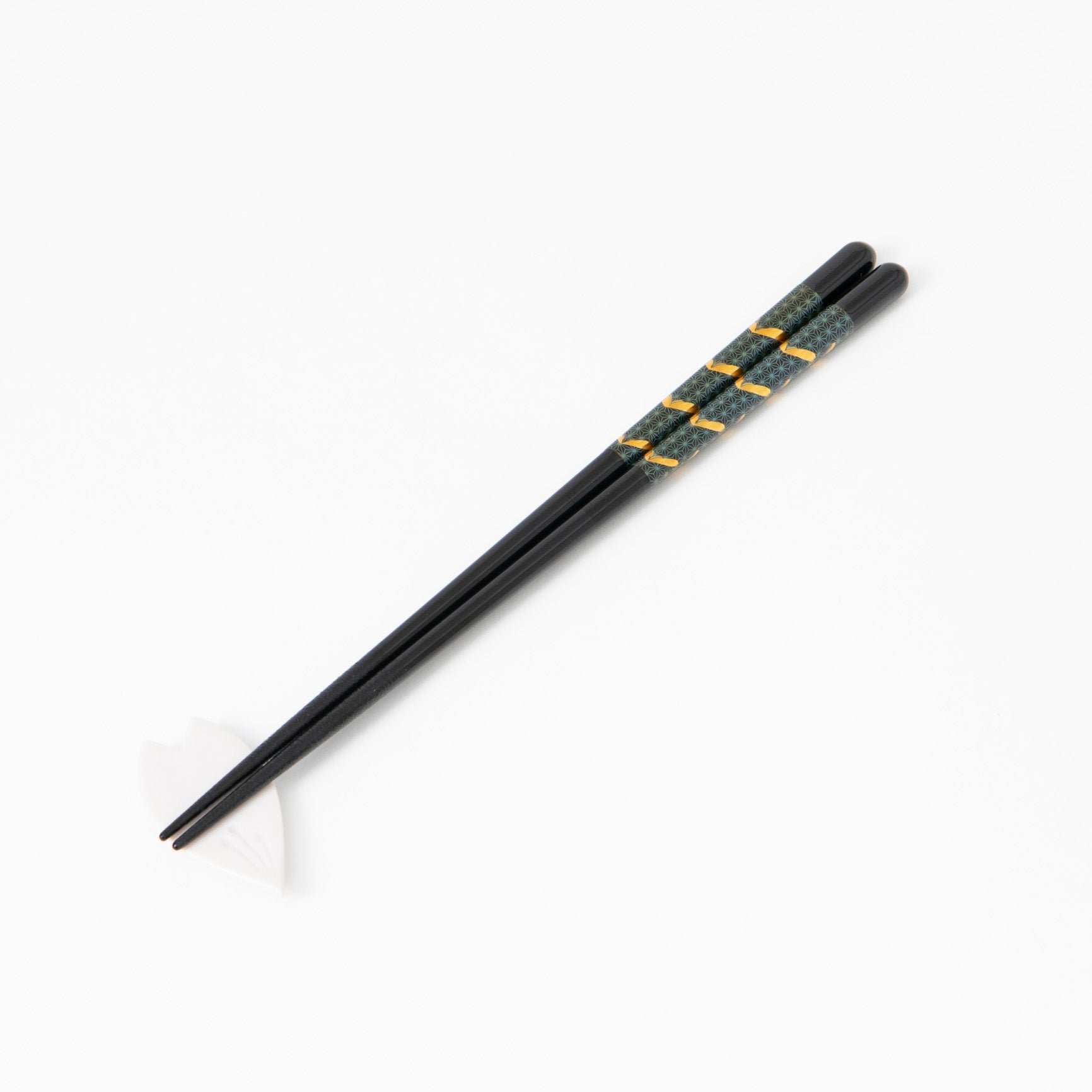 Issou Shoen Wakasa Lacquer Chopsticks 20.5 cm/8.1 in or 23 cm/9 in - MUSUBI KILN - Quality Japanese Tableware and Gift