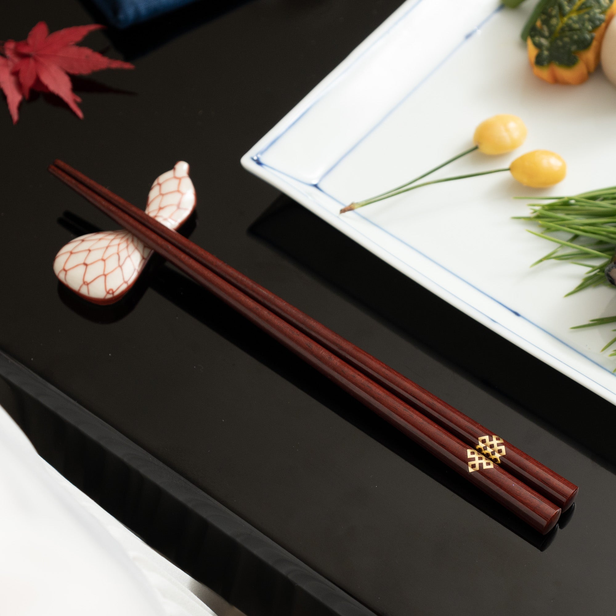 Issou Treasure Knot Wakasa Lacquerware Set of Two Pairs of Chopsticks 23 cm (9 in) and 21 cm (8.3 in) - MUSUBI KILN - Quality Japanese Tableware and Gift