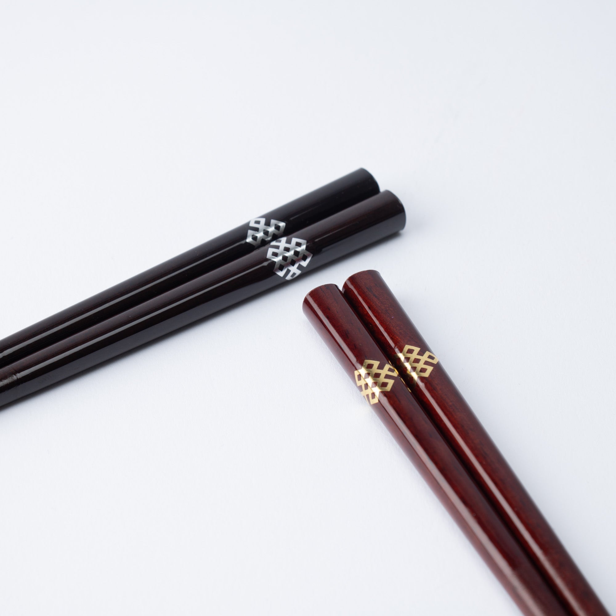 Issou Treasure Knot Wakasa Lacquerware Set of Two Pairs of Chopsticks 23 cm (9 in) and 21 cm (8.3 in) - MUSUBI KILN - Quality Japanese Tableware and Gift