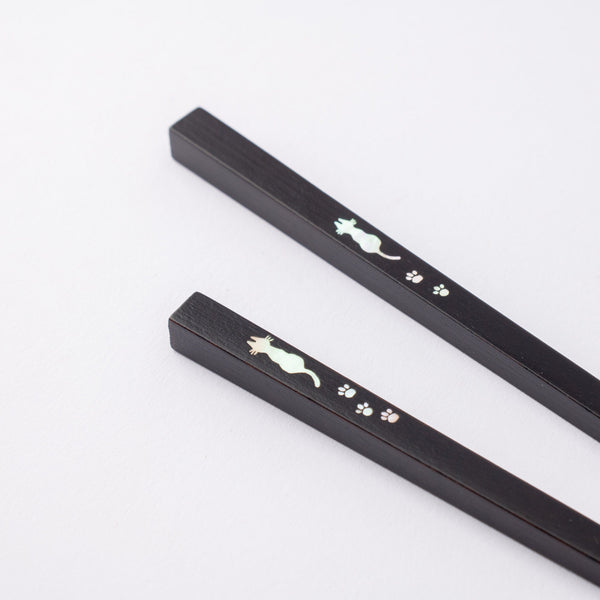 Issou Walking Cat Ebony Wakasa Lacquer Chopsticks 23 cm / 9 in - MUSUBI KILN - Quality Japanese Tableware and Gift