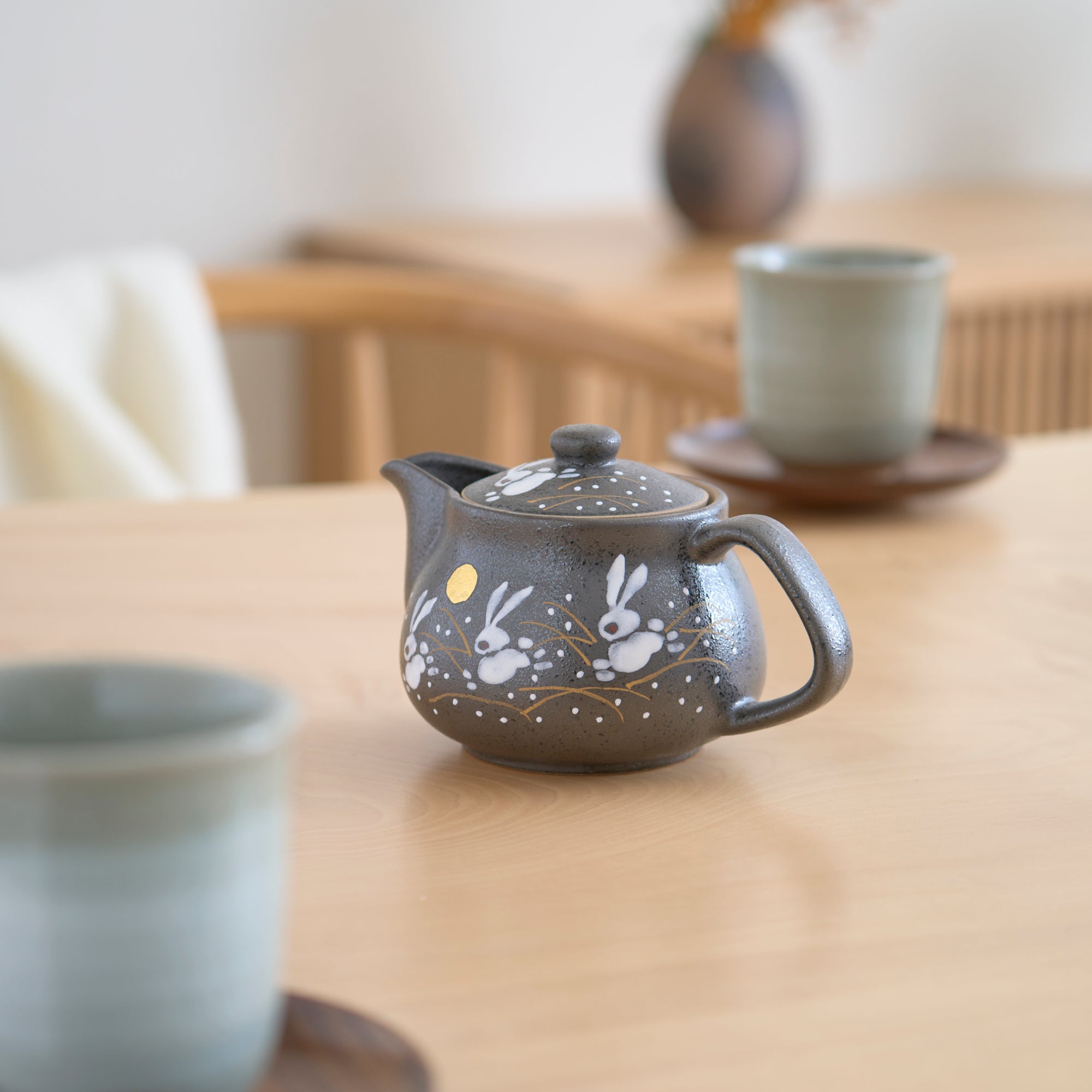 Jumping Rabbit Kutani Japanese Teapot 12.2oz(360ml) - MUSUBI KILN - Quality Japanese Tableware and Gift