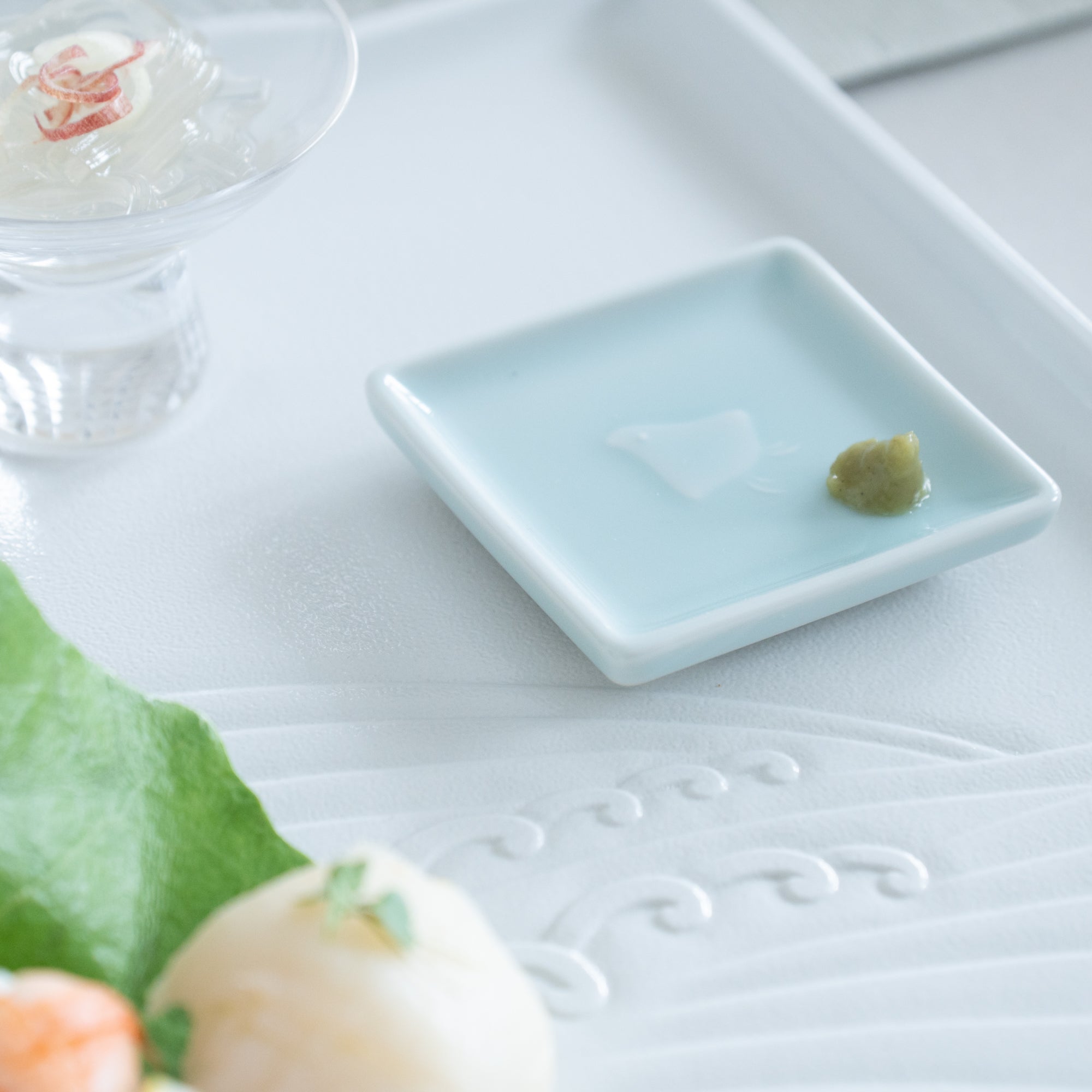 Kaizan Kiln Bird Arita Sauce Plate - MUSUBI KILN - Quality Japanese Tableware and Gift