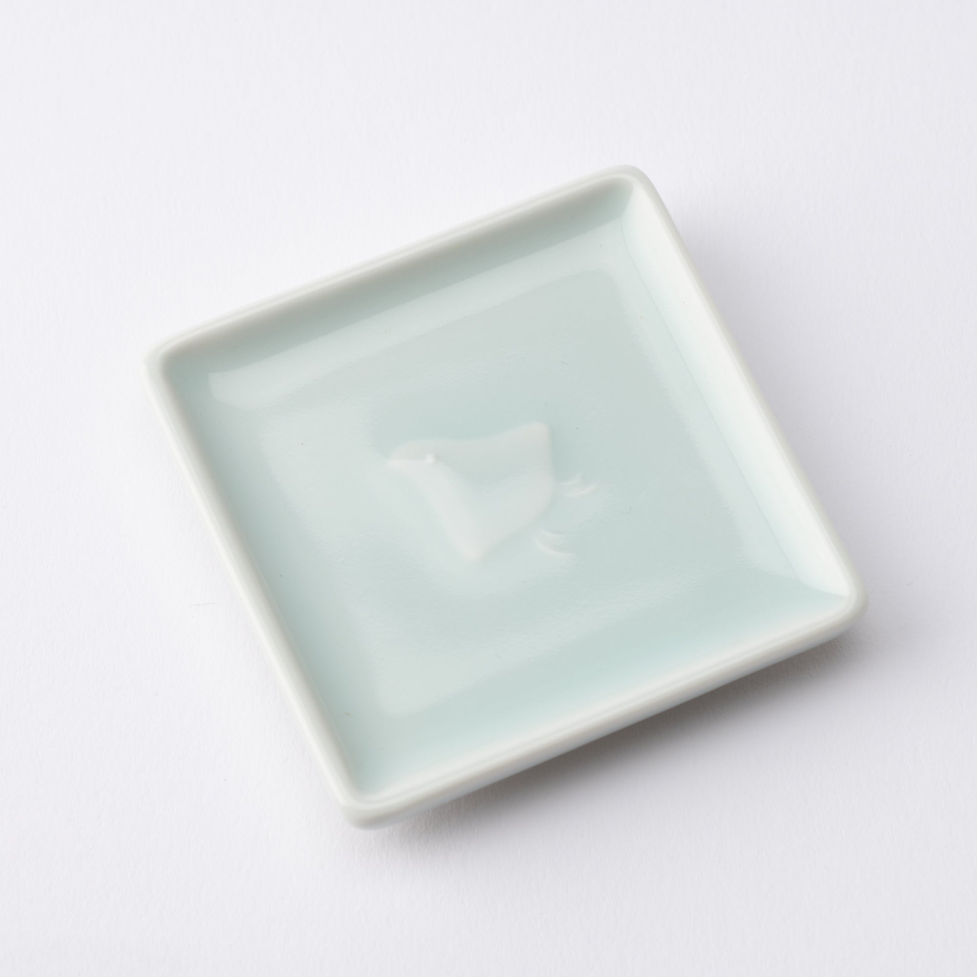 Kaizan Kiln Bird Arita Sauce Plate - MUSUBI KILN - Quality Japanese Tableware and Gift