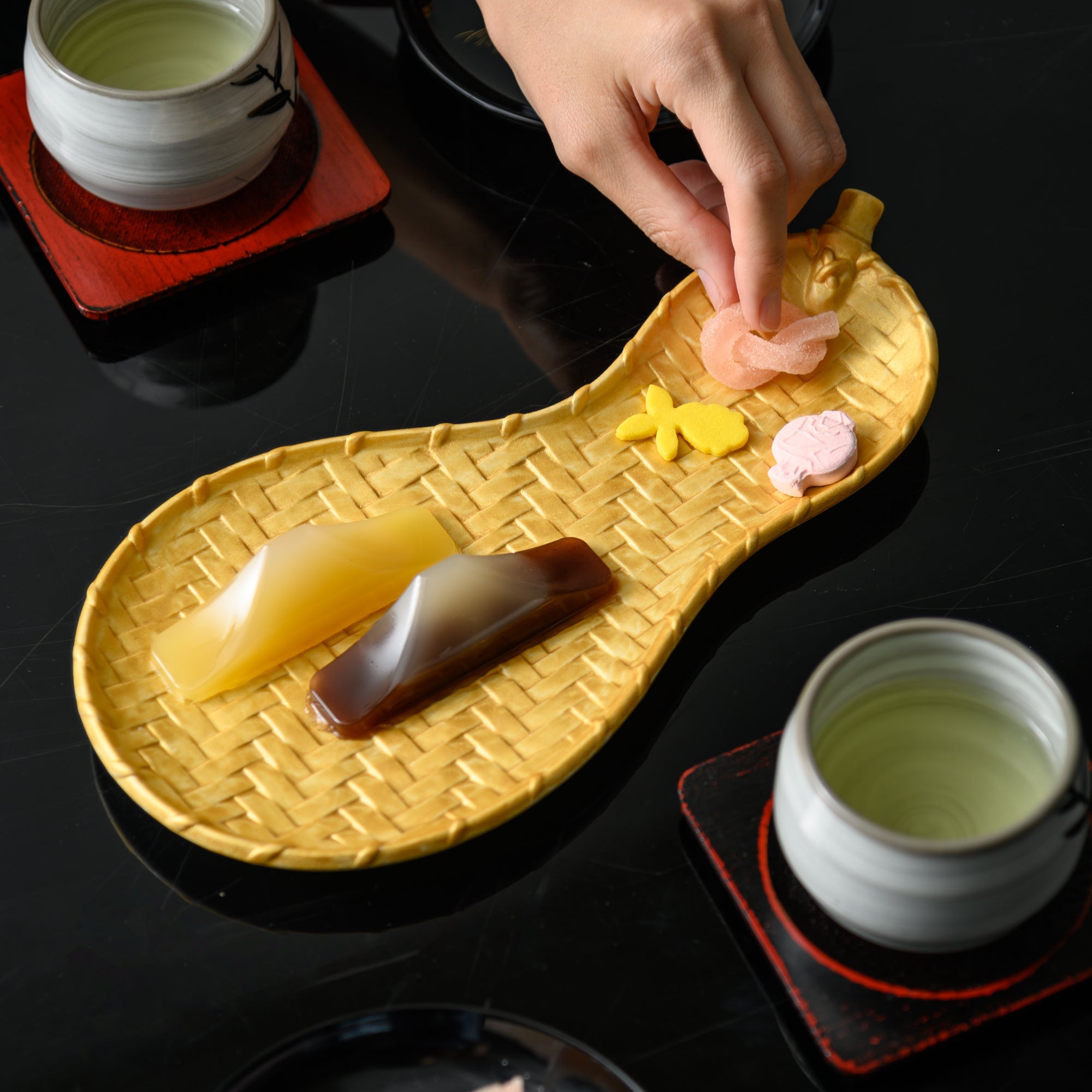 Kaizan Kiln Gold Gourd Arita Plate - MUSUBI KILN - Quality Japanese Tableware and Gift