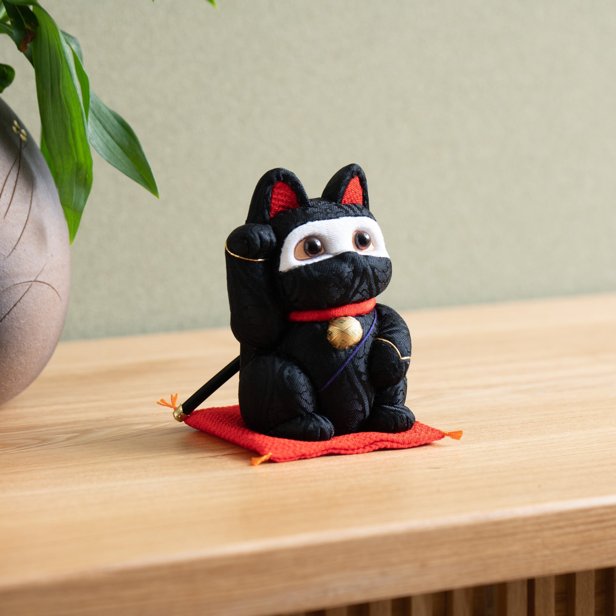 Kakinuma Ningyo Black Ninjya Edo Kimekomi Doll Lucky Cat - MUSUBI KILN - Quality Japanese Tableware and Gift