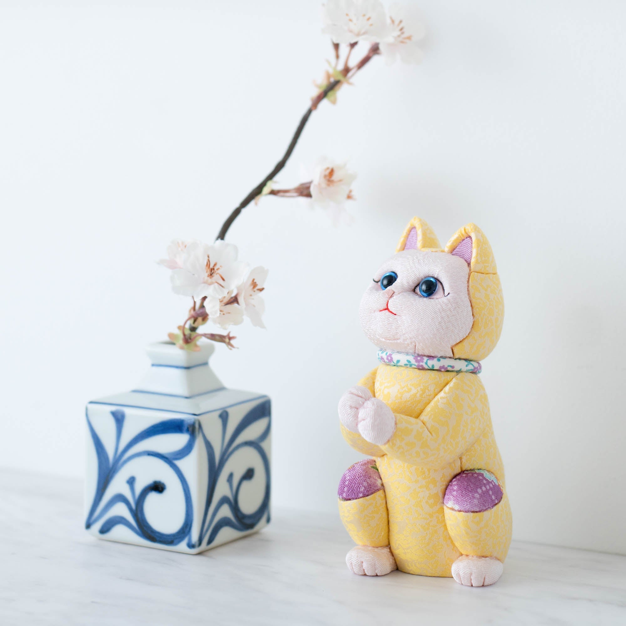 Kakinuma Ningyo Damask Wish Upon a Star Edo Kimekomi Lucky Cat - Yellow - MUSUBI KILN - Quality Japanese Tableware and Gift