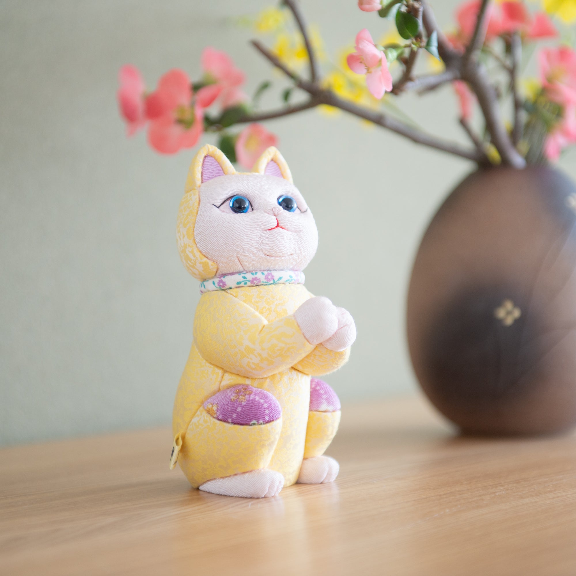 Kakinuma Ningyo Damask Wish Upon a Star Edo Kimekomi Lucky Cat - Yellow - MUSUBI KILN - Quality Japanese Tableware and Gift