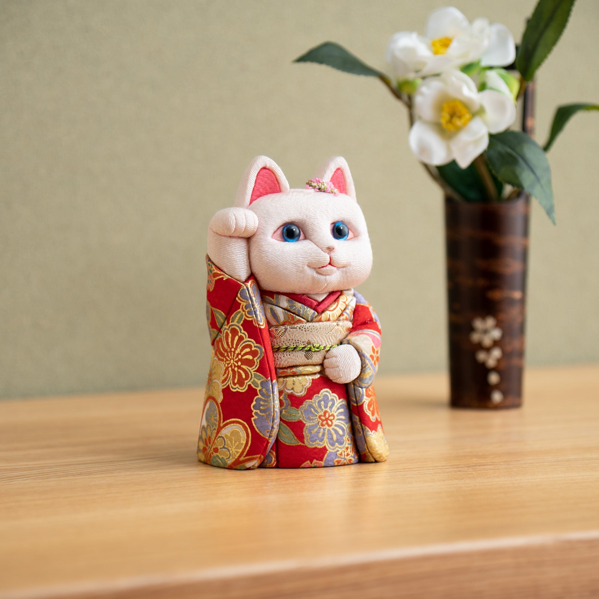 Kakinuma Ningyo Furisode Edo Kimekomi Doll Lucky Cat - Red - MUSUBI KILN - Quality Japanese Tableware and Gift