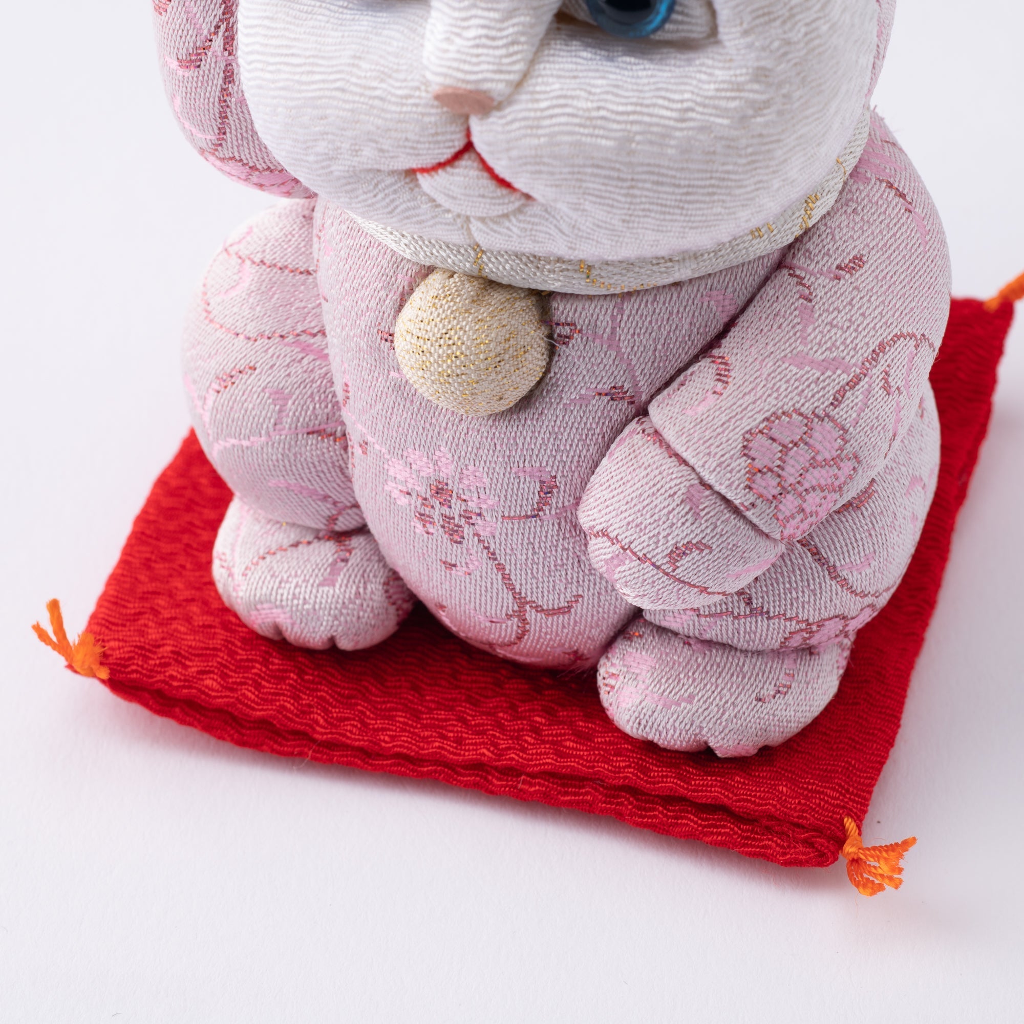 Kakinuma Ningyo Kinran Edo Kimekomi Doll Lucky Cat - MUSUBI KILN - Quality Japanese Tableware and Gift