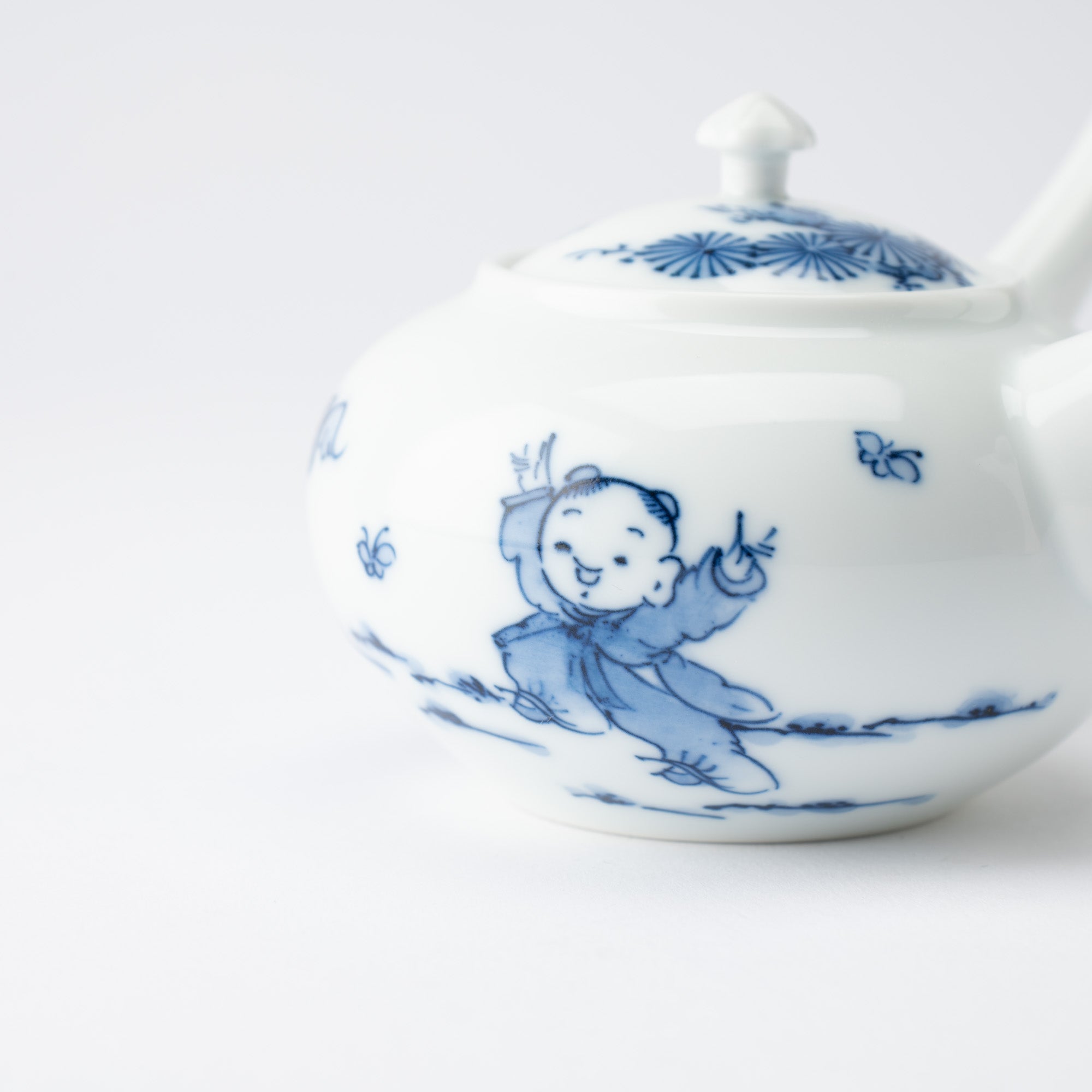 Kakusho Kiln Karako Mikawachi Ware Japanese Teapot 220 ml (7.4 oz) - MUSUBI KILN - Quality Japanese Tableware and Gift