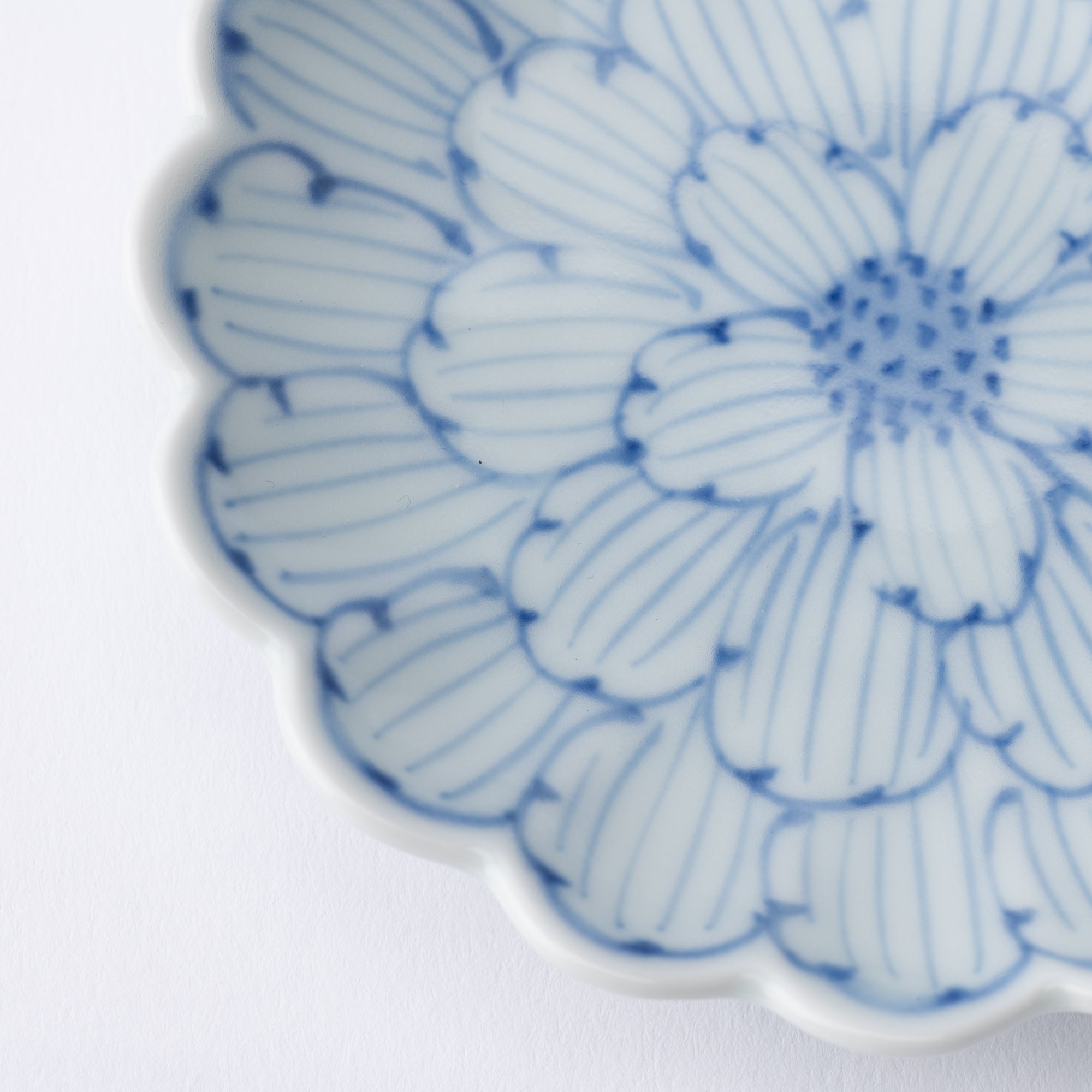 Keizan Kiln Blue Peony Arita Chrysanthemum - Shaped Sauce Plate - MUSUBI KILN - Quality Japanese Tableware and Gift