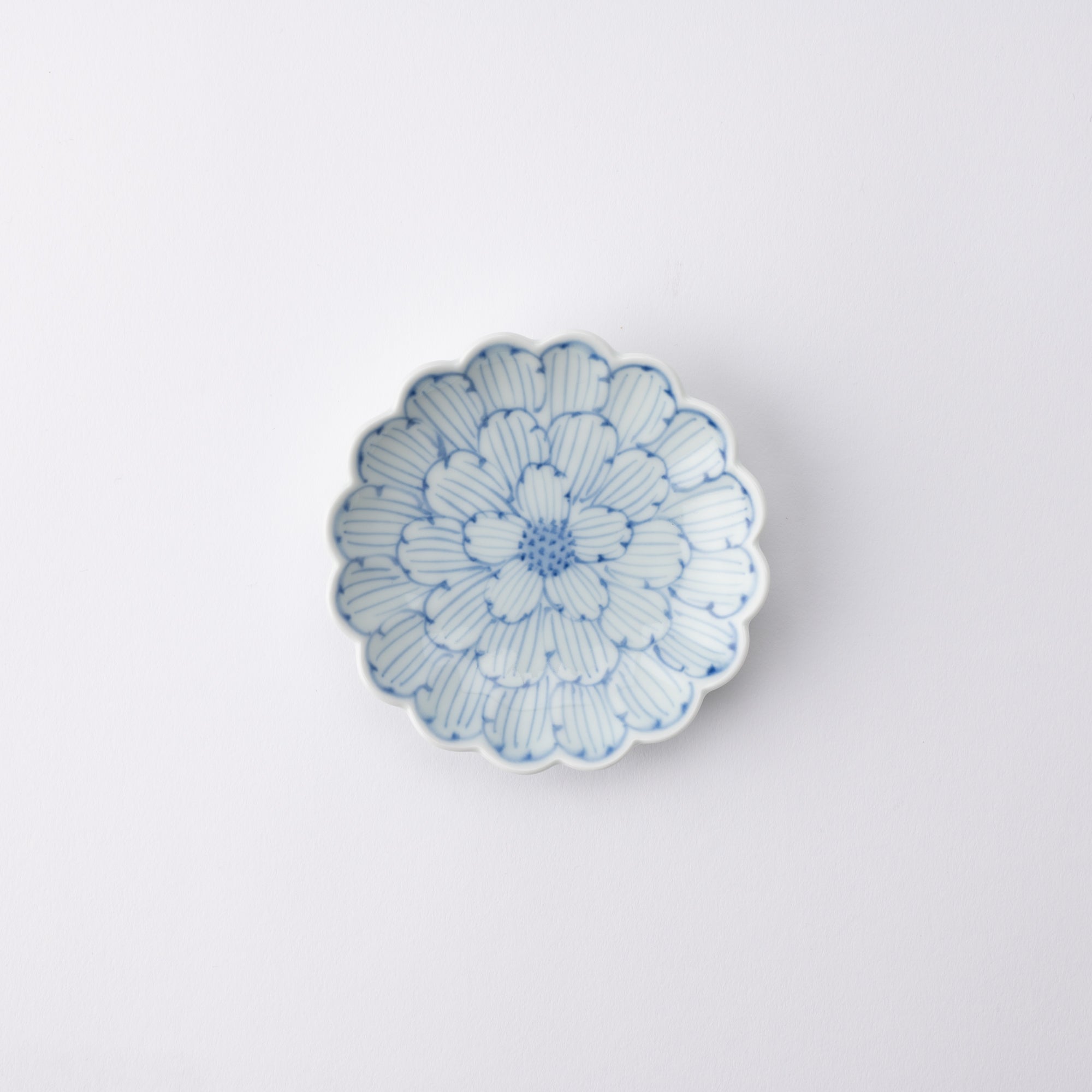 Keizan Kiln Blue Peony Arita Chrysanthemum - Shaped Sauce Plate - MUSUBI KILN - Quality Japanese Tableware and Gift