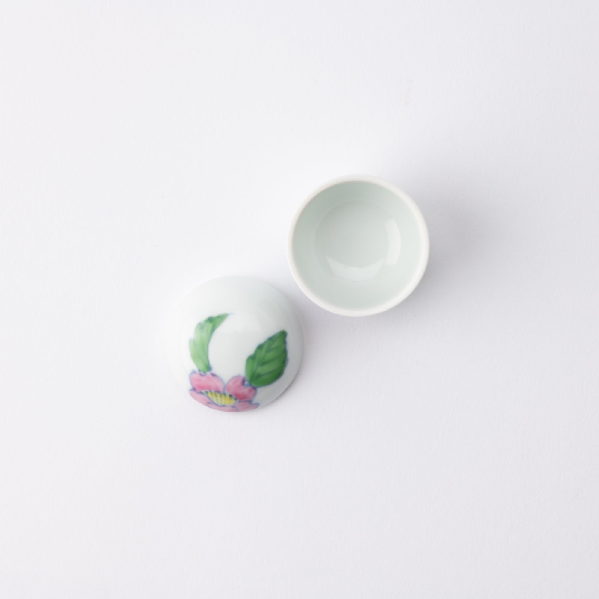 Keizan Kiln Sakura Arita Small Box - MUSUBI KILN - Quality Japanese Tableware and Gift