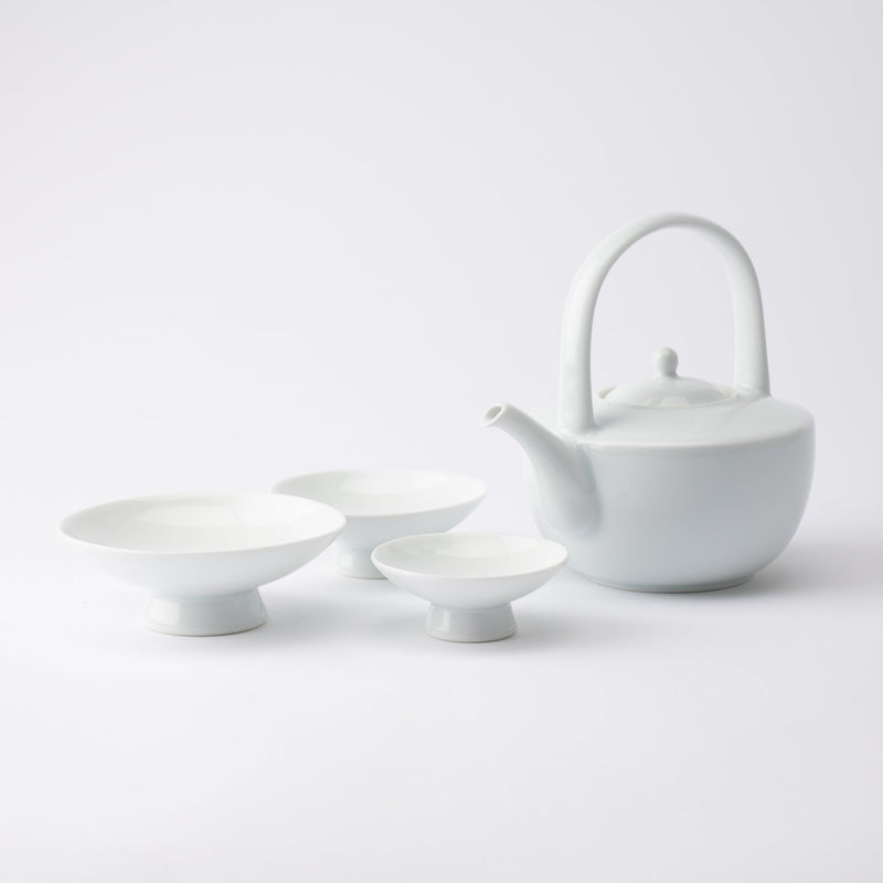 Keizan Kiln White Porcelain "Toso" Arita Sake Set - MUSUBI KILN - Quality Japanese Tableware and Gift