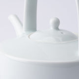 Keizan Kiln White Porcelain "Toso" Arita Sake Set - MUSUBI KILN - Quality Japanese Tableware and Gift