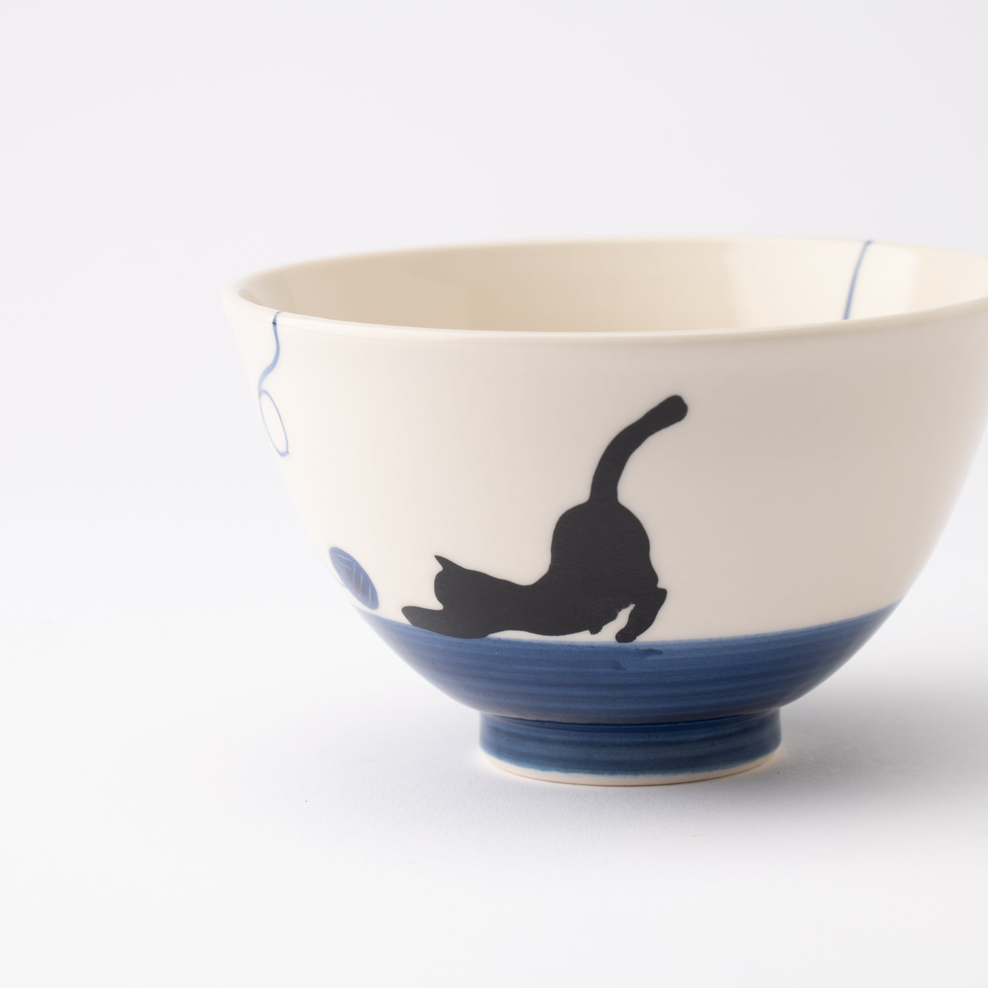 Kikusho Kiln Blue Yarn Cat Hasami Japanese Rice Bowl - MUSUBI KILN - Quality Japanese Tableware and Gift