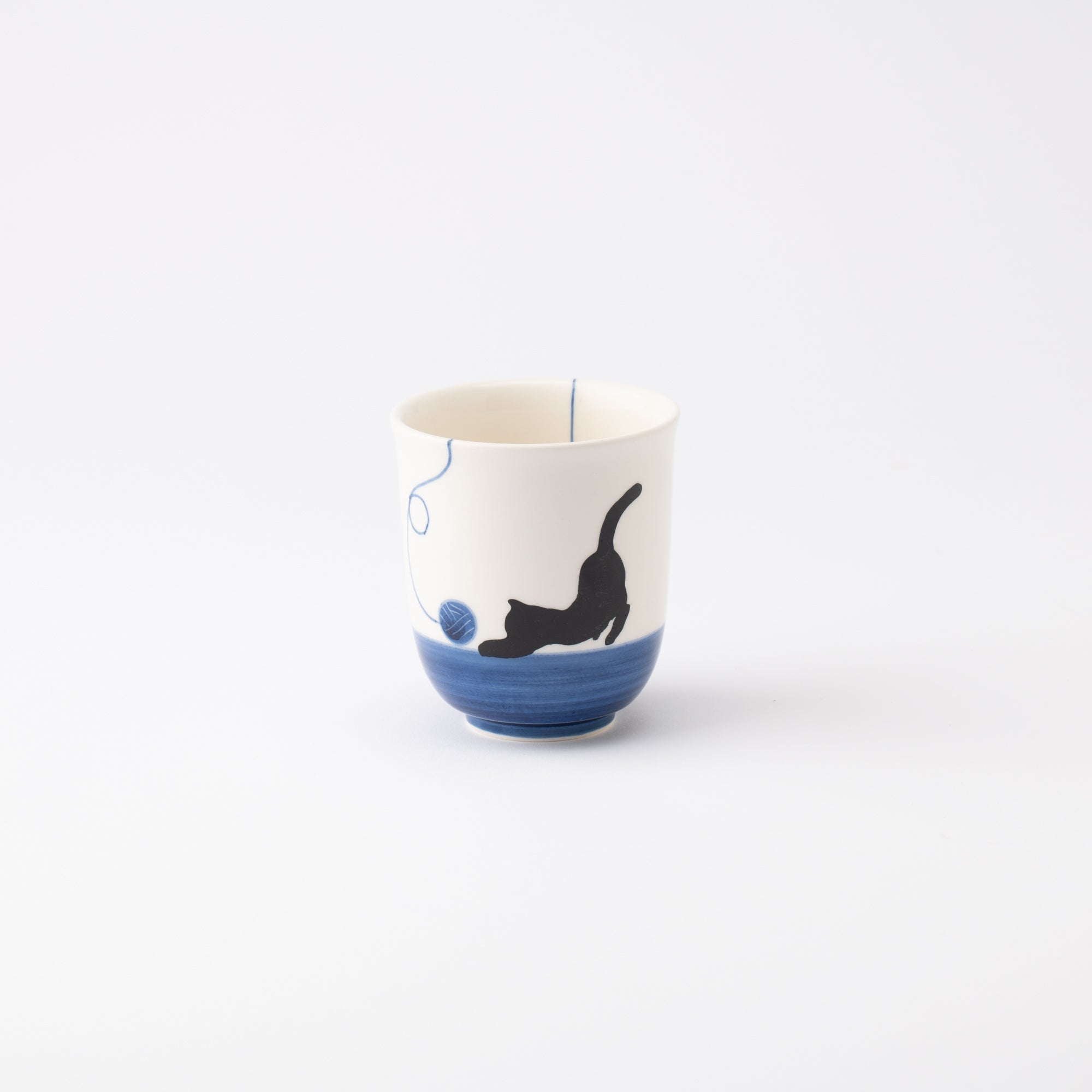 Kikusho Kiln Blue Yarn Cat Hasami Yunomi Japanese Teacup - MUSUBI KILN - Quality Japanese Tableware and Gift