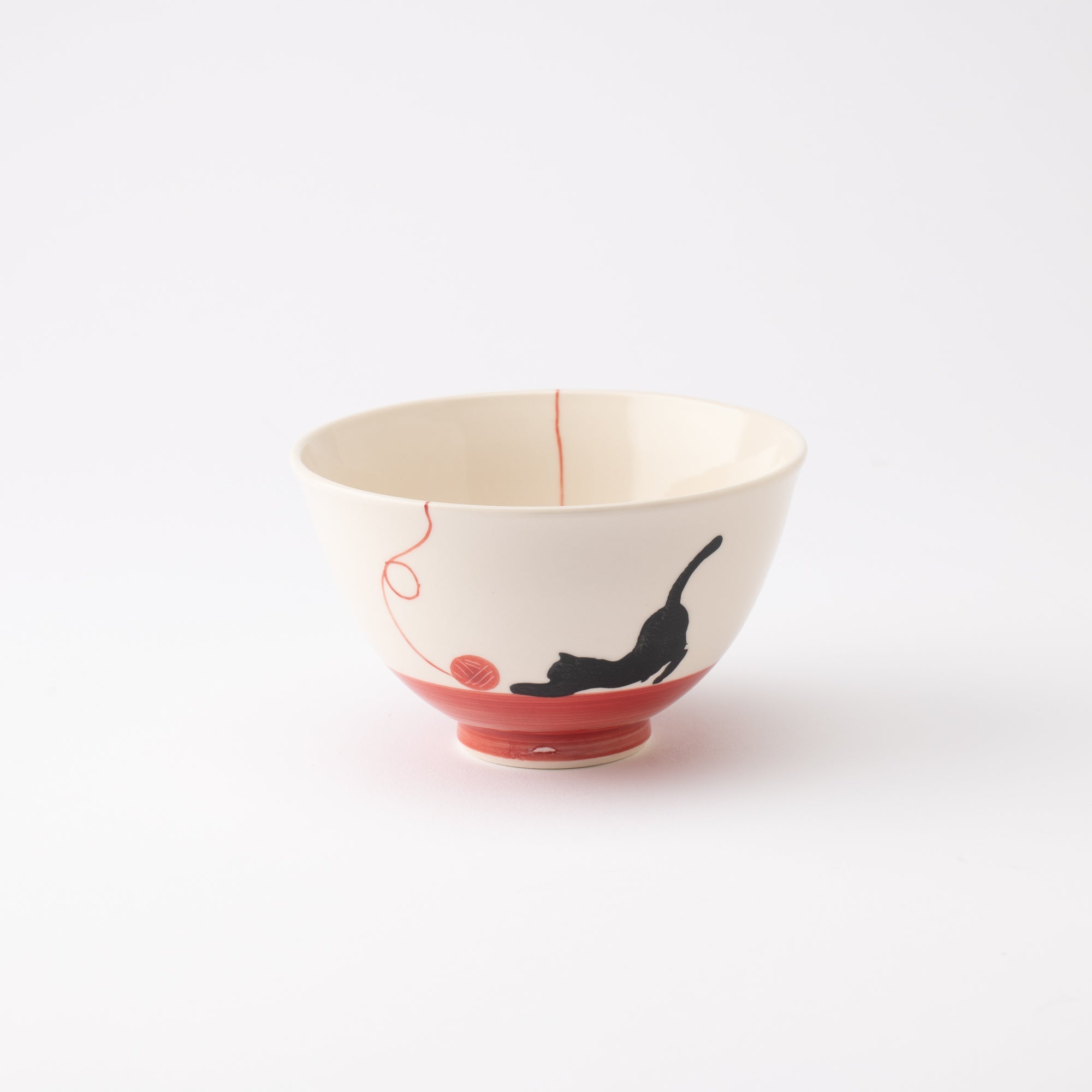 Kikusho Kiln Red Yarn Cat Hasami Japanese Rice Bowl - MUSUBI KILN - Quality Japanese Tableware and Gift