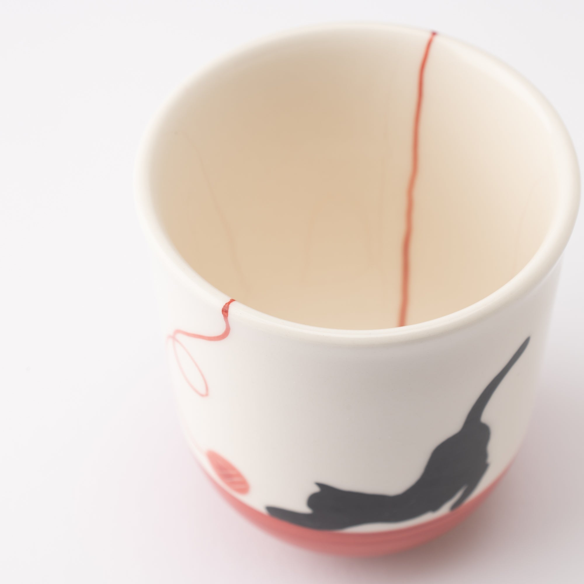 Kikusho Kiln Red Yarn Cat Hasami Yunomi Japanese Teacup - MUSUBI KILN - Quality Japanese Tableware and Gift