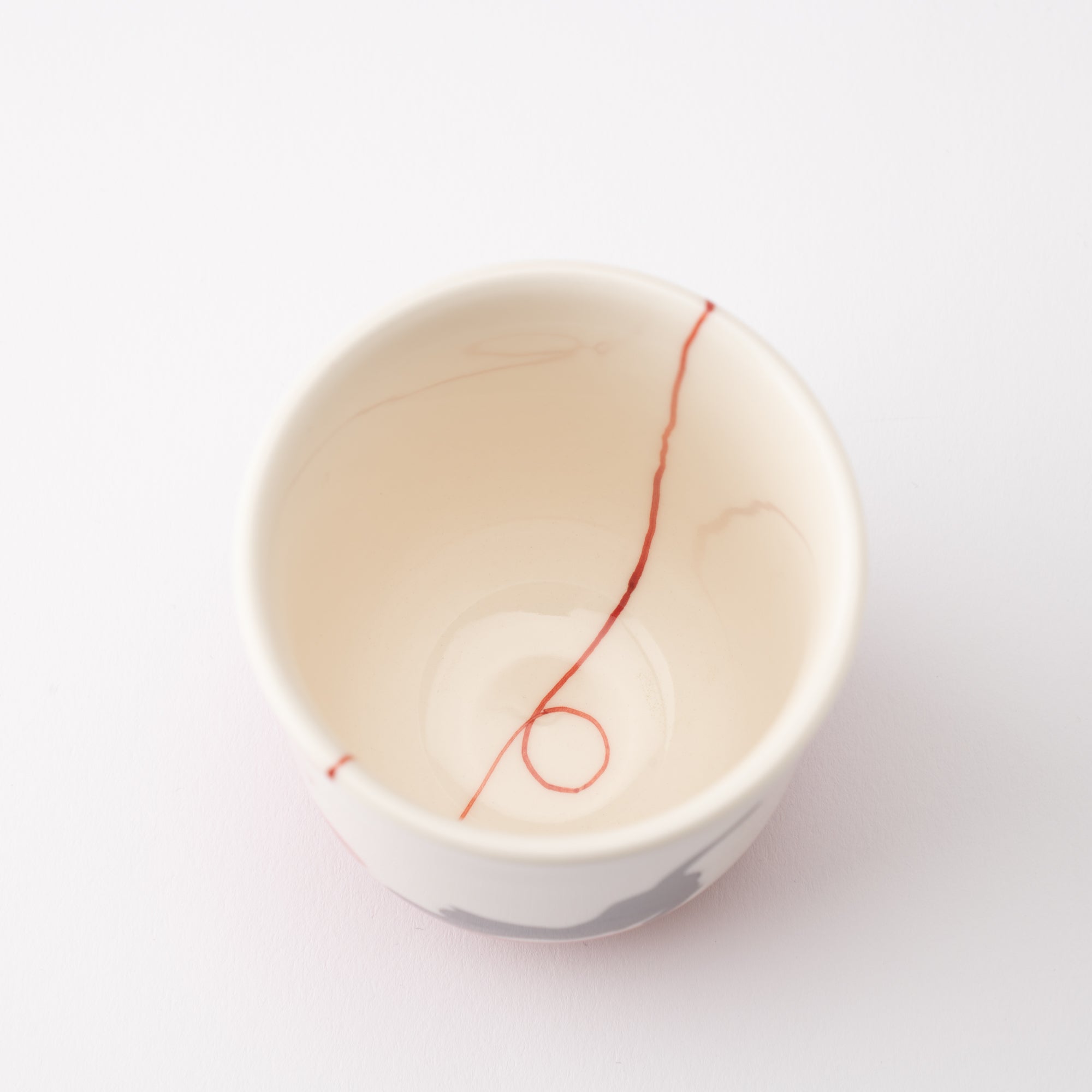 Kikusho Kiln Red Yarn Cat Hasami Yunomi Japanese Teacup - MUSUBI KILN - Quality Japanese Tableware and Gift