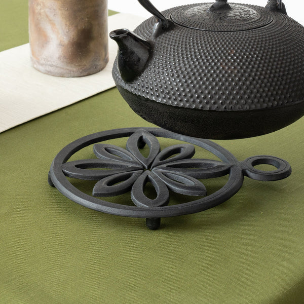 Kinomi Nambu Ironware Cast Iron Trivet - MUSUBI KILN - Quality Japanese Tableware and Gift