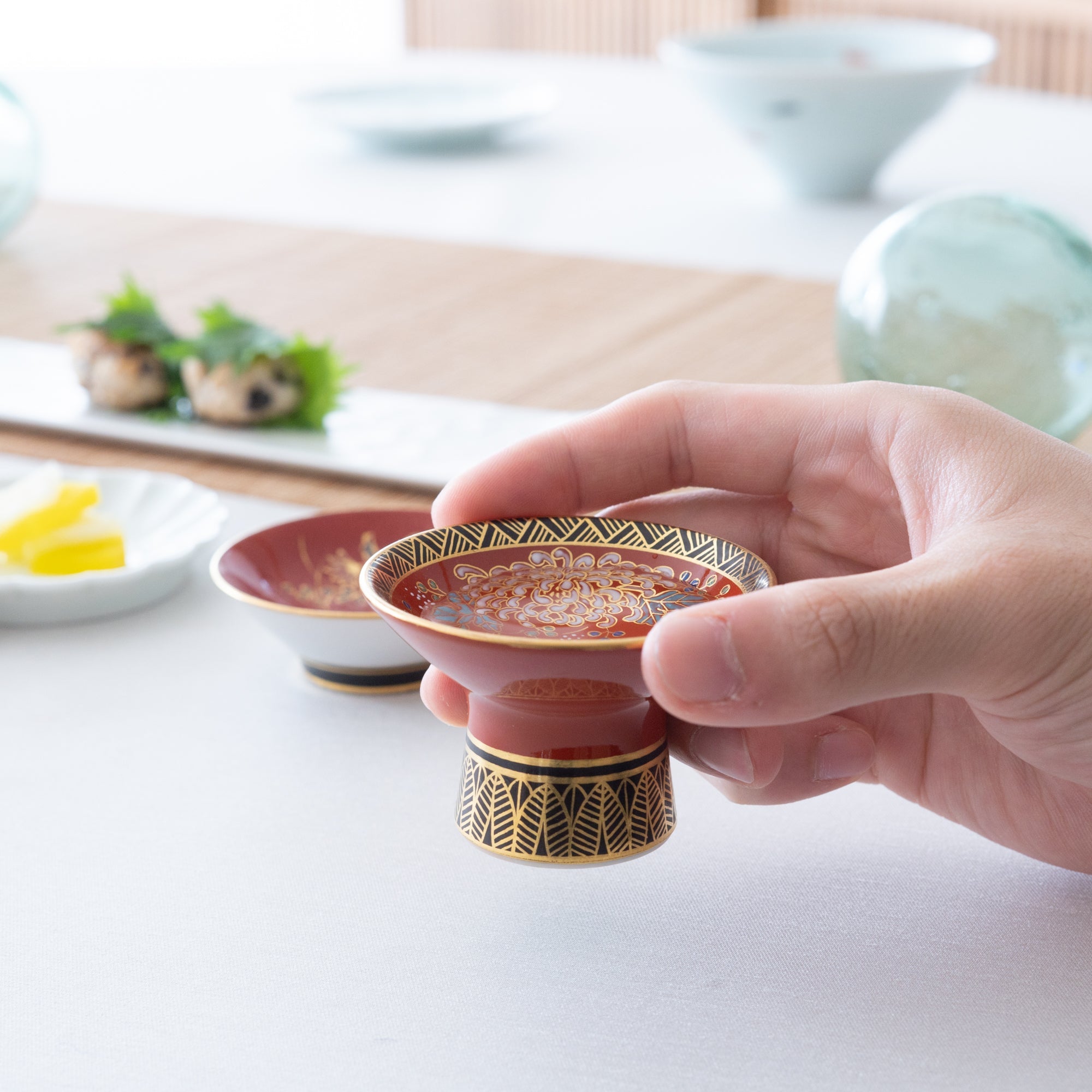 Kinzan Kiln Shugu Kinsai Chrysanthemum Sakazuki High Stand Flat Sake Cup - MUSUBI KILN - Quality Japanese Tableware and Gift