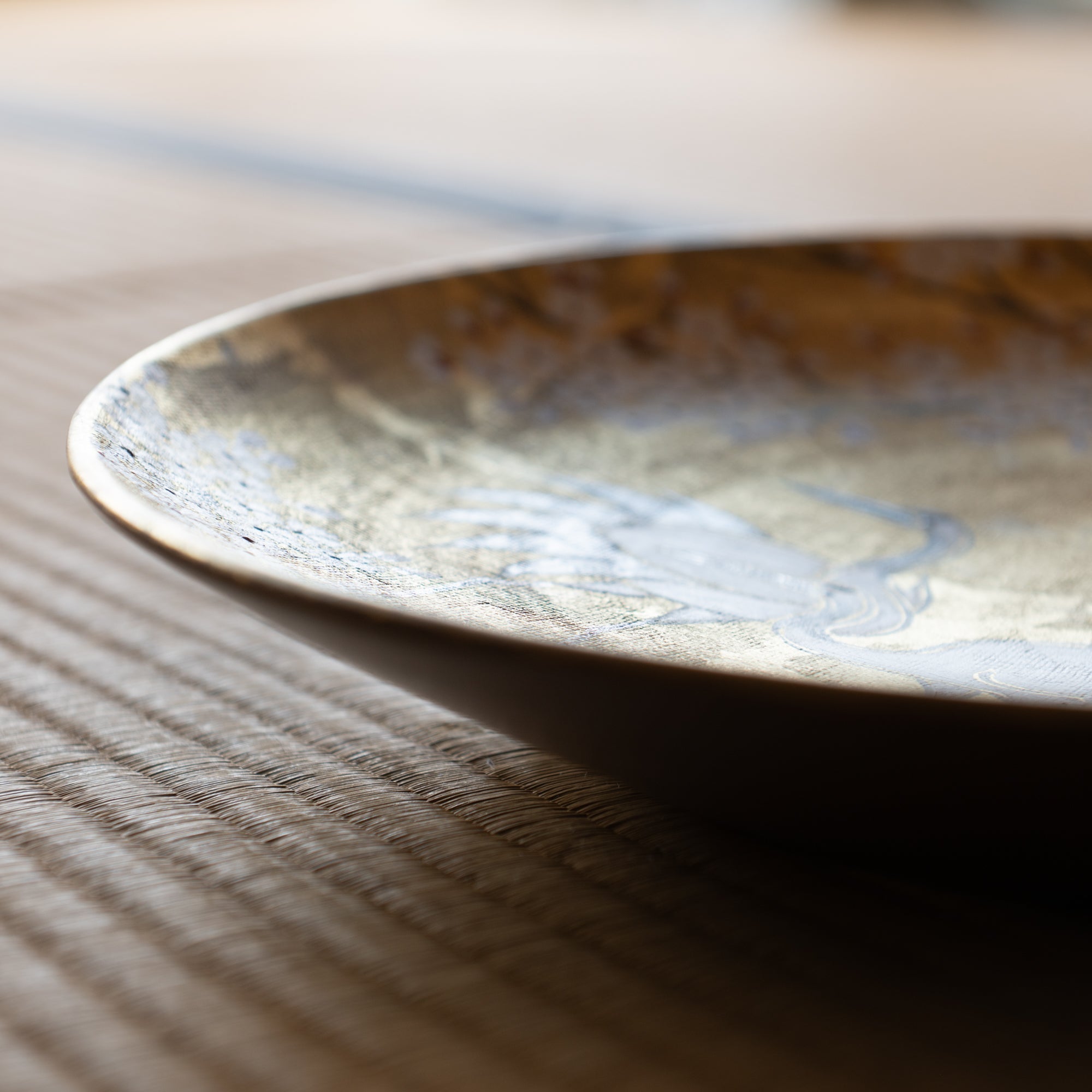 Kitamura Takashi Crane Kutani Nunome Gold Leaf Ornamental Plate 14 in - MUSUBI KILN - Quality Japanese Tableware and Gift