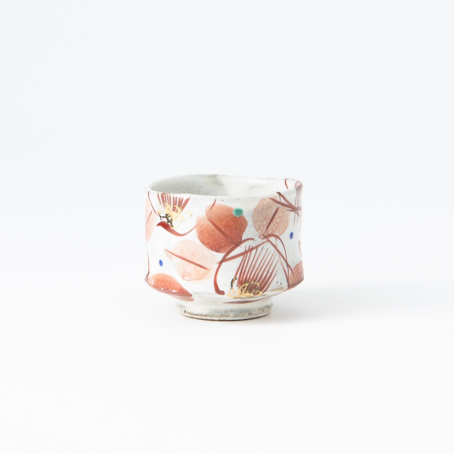 Kokuzou Kiln Akae Camellia Kutani Guinomi Sake Cup - MUSUBI KILN - Quality Japanese Tableware and Gift