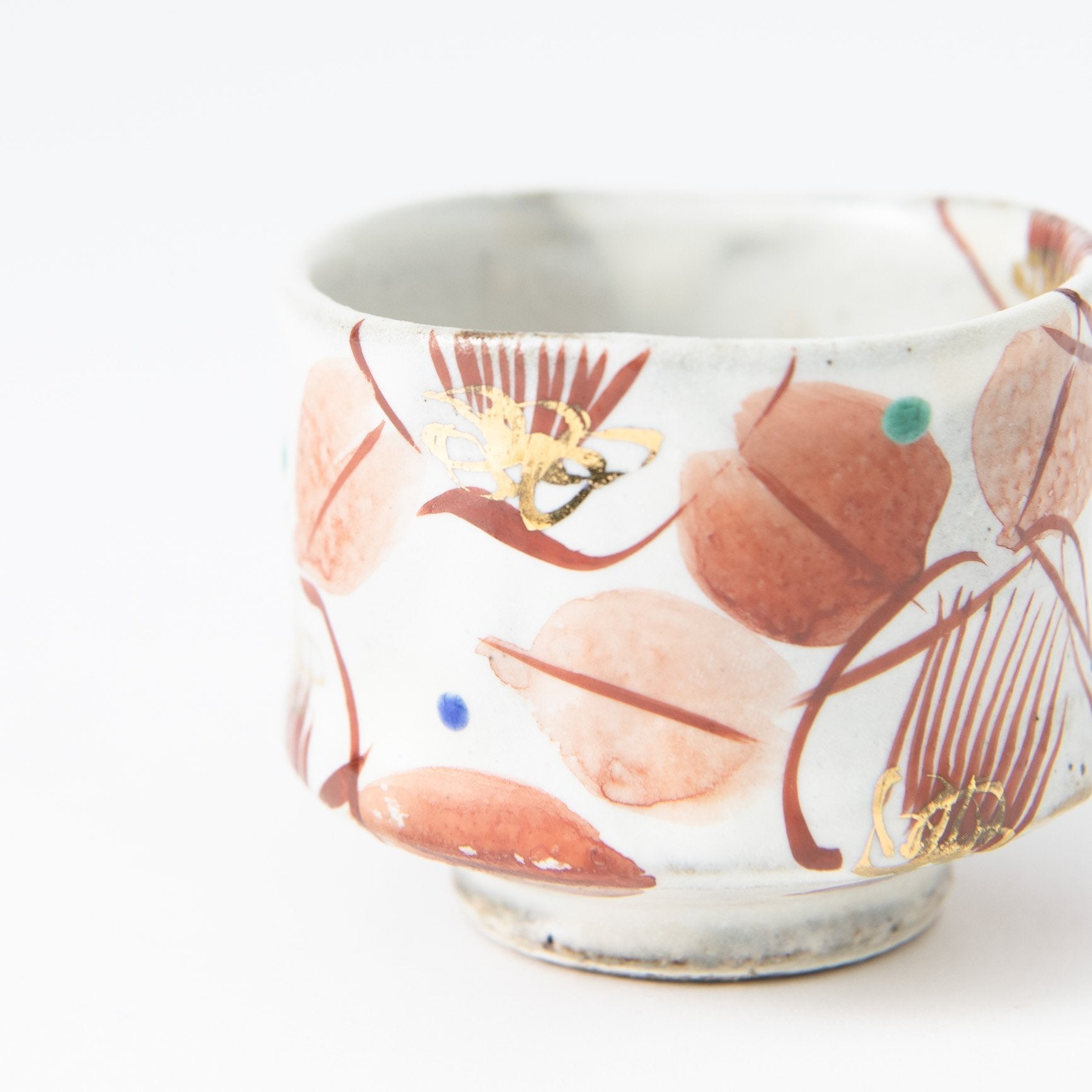 Kokuzou Kiln Akae Camellia Kutani Guinomi Sake Cup - MUSUBI KILN - Quality Japanese Tableware and Gift