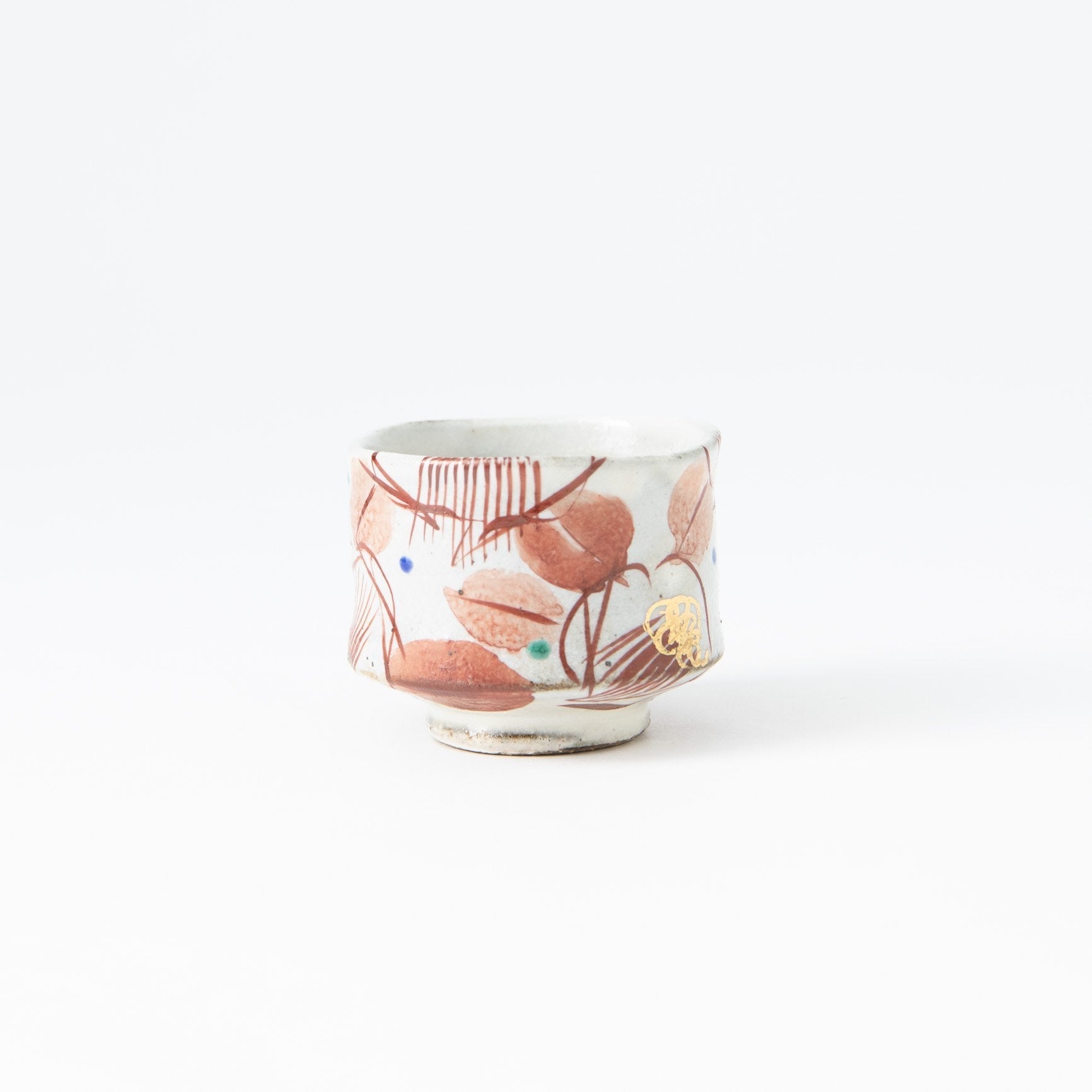 Kokuzou Kiln Akae Camellia Kutani Guinomi Sake Cup - MUSUBI KILN - Quality Japanese Tableware and Gift