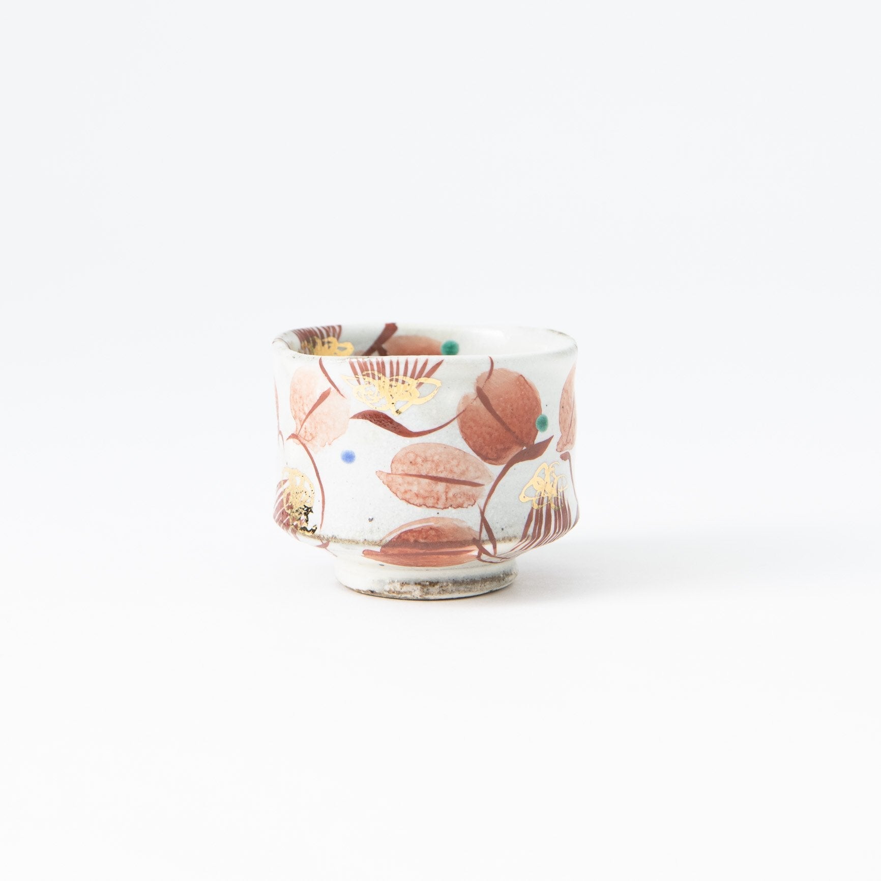 Kokuzou Kiln Akae Camellia Kutani Guinomi Sake Cup - MUSUBI KILN - Quality Japanese Tableware and Gift